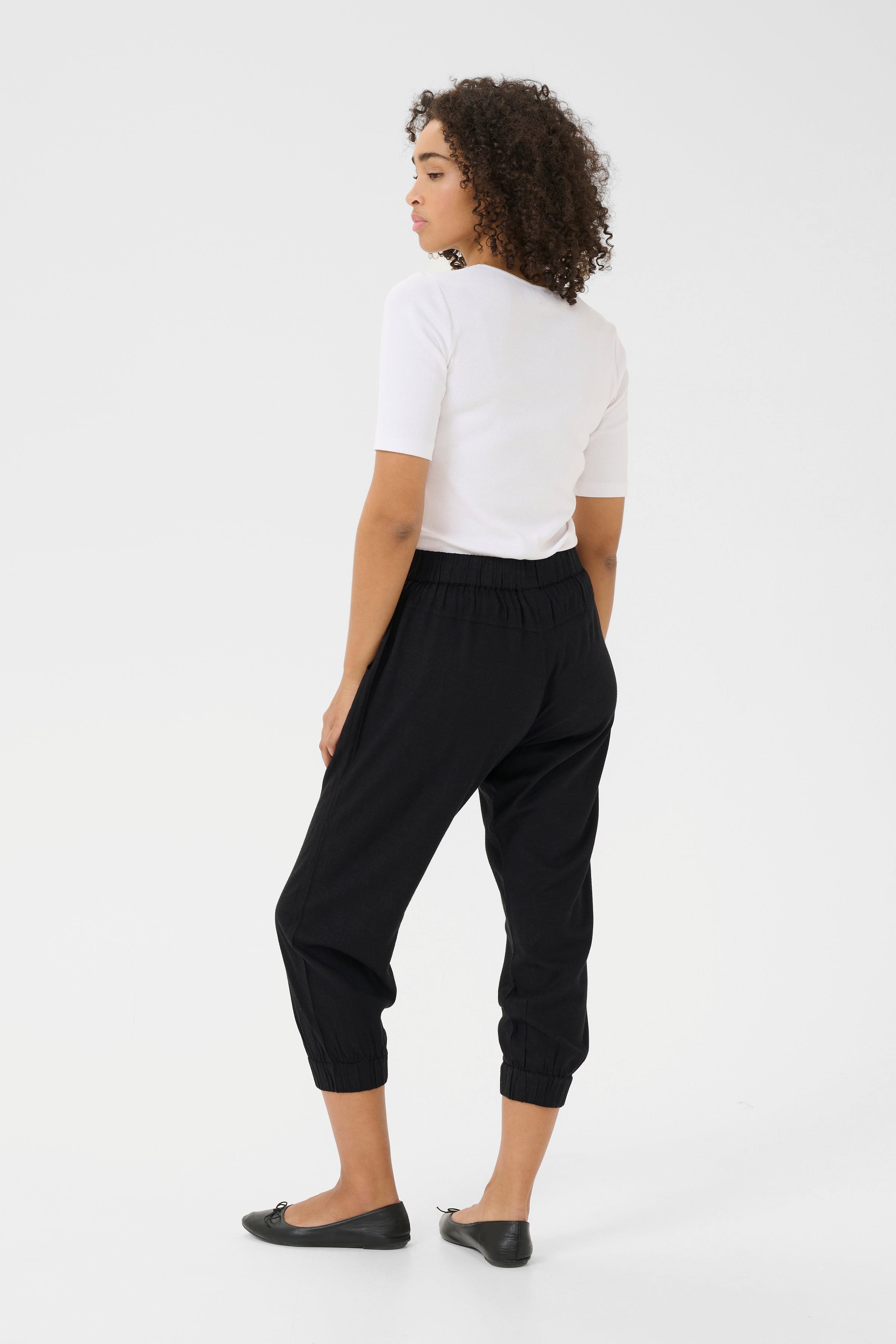 KAmilia Hose aus Leinen LOOKBOOK BACK 10509669-100121