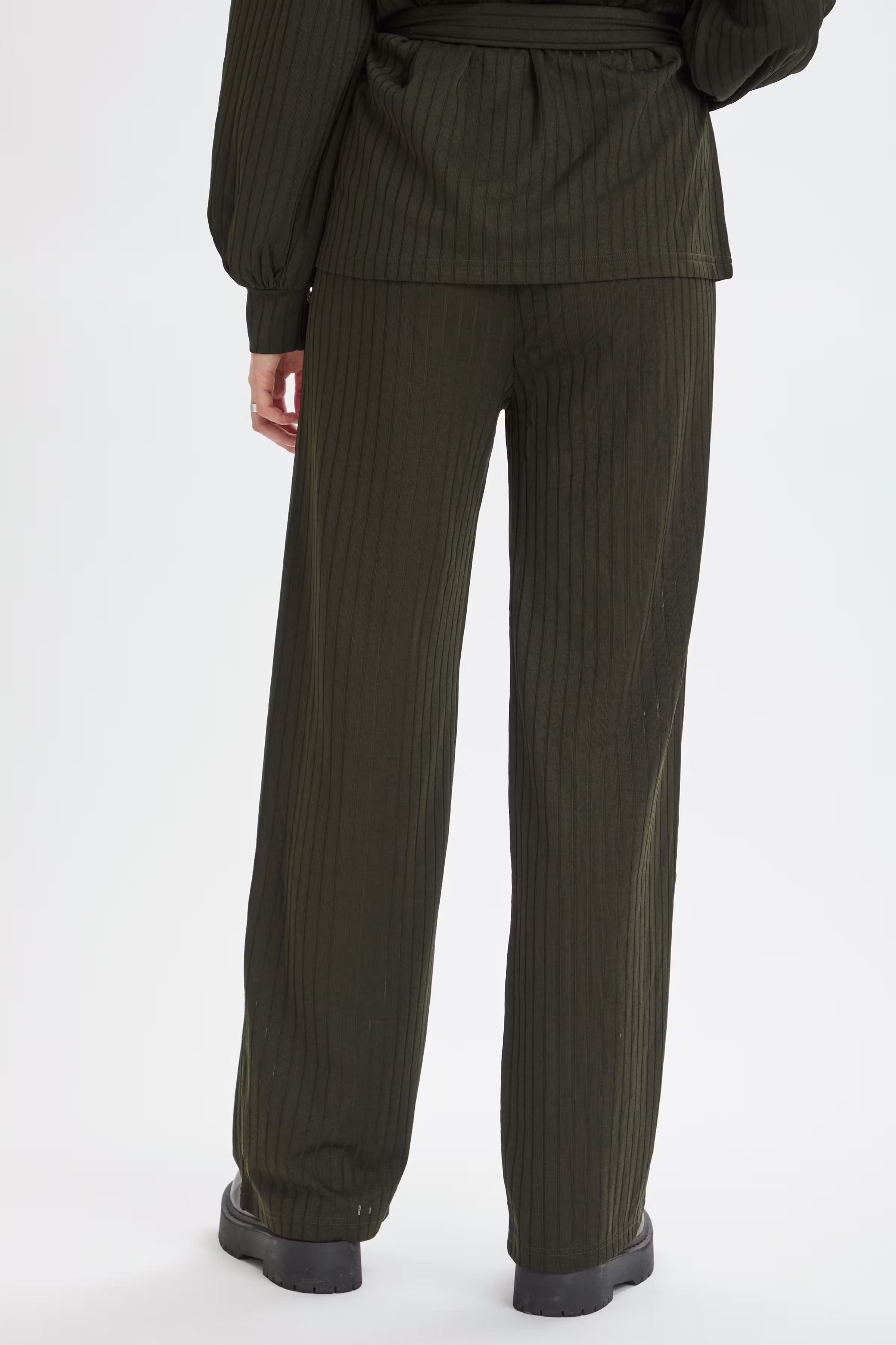 IlmaSZ Pants

 LOOKBOOK BACK 30511414-190509