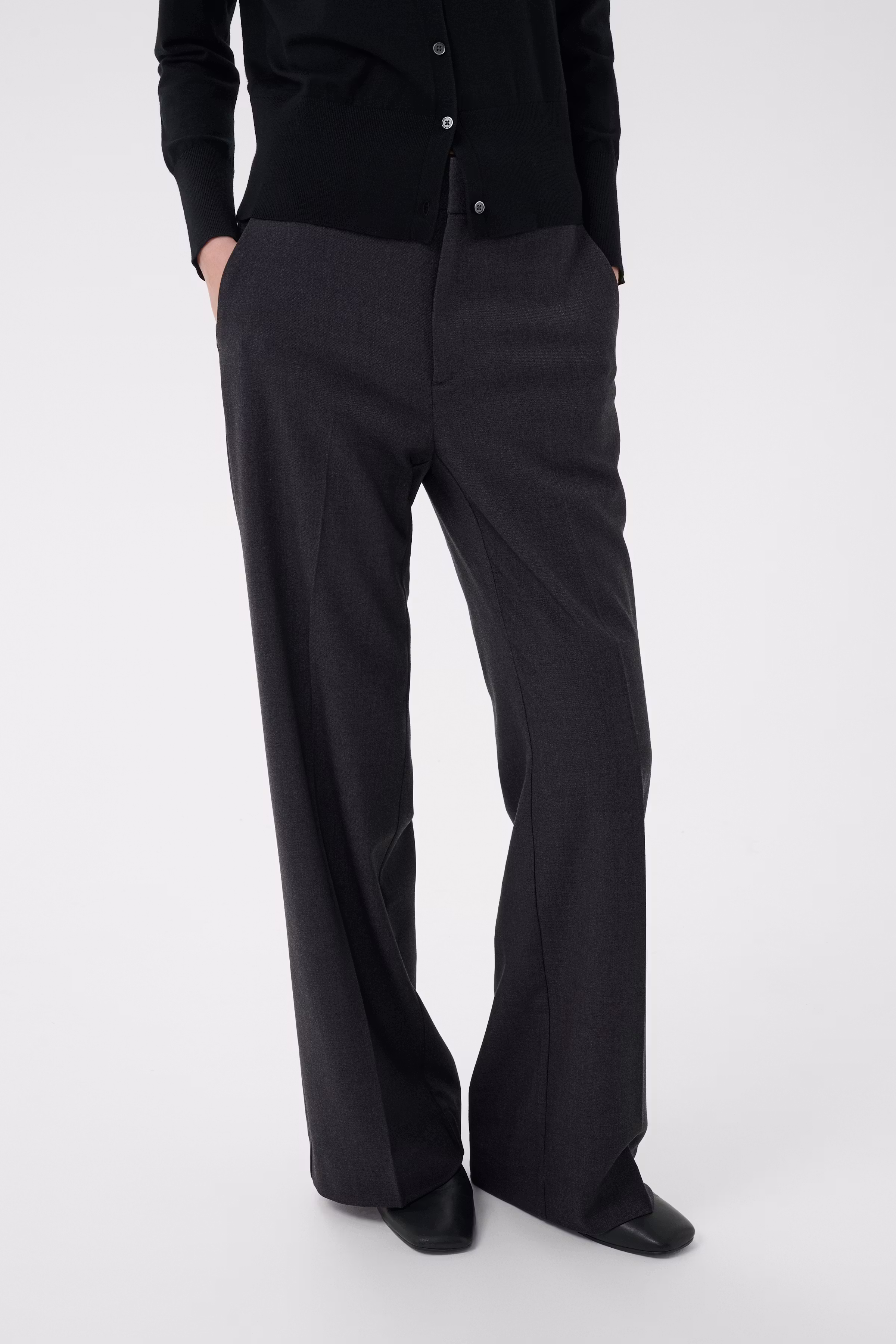 YuktaIW Trousers LOOKBOOK FRONT 30111129-301744