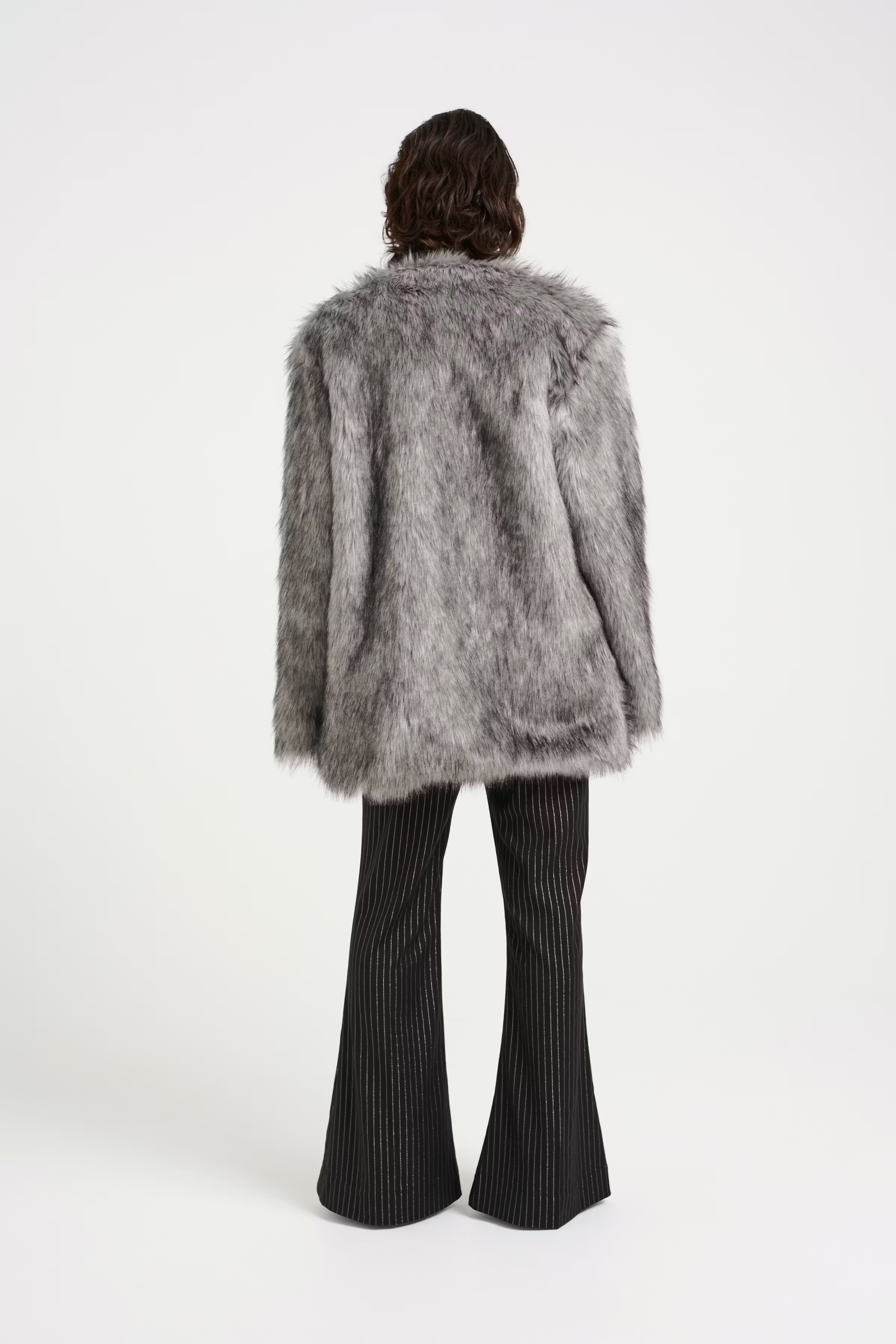 WiliaGZ Faux fur jacket LOOKBOOK BACK 10909842-106900