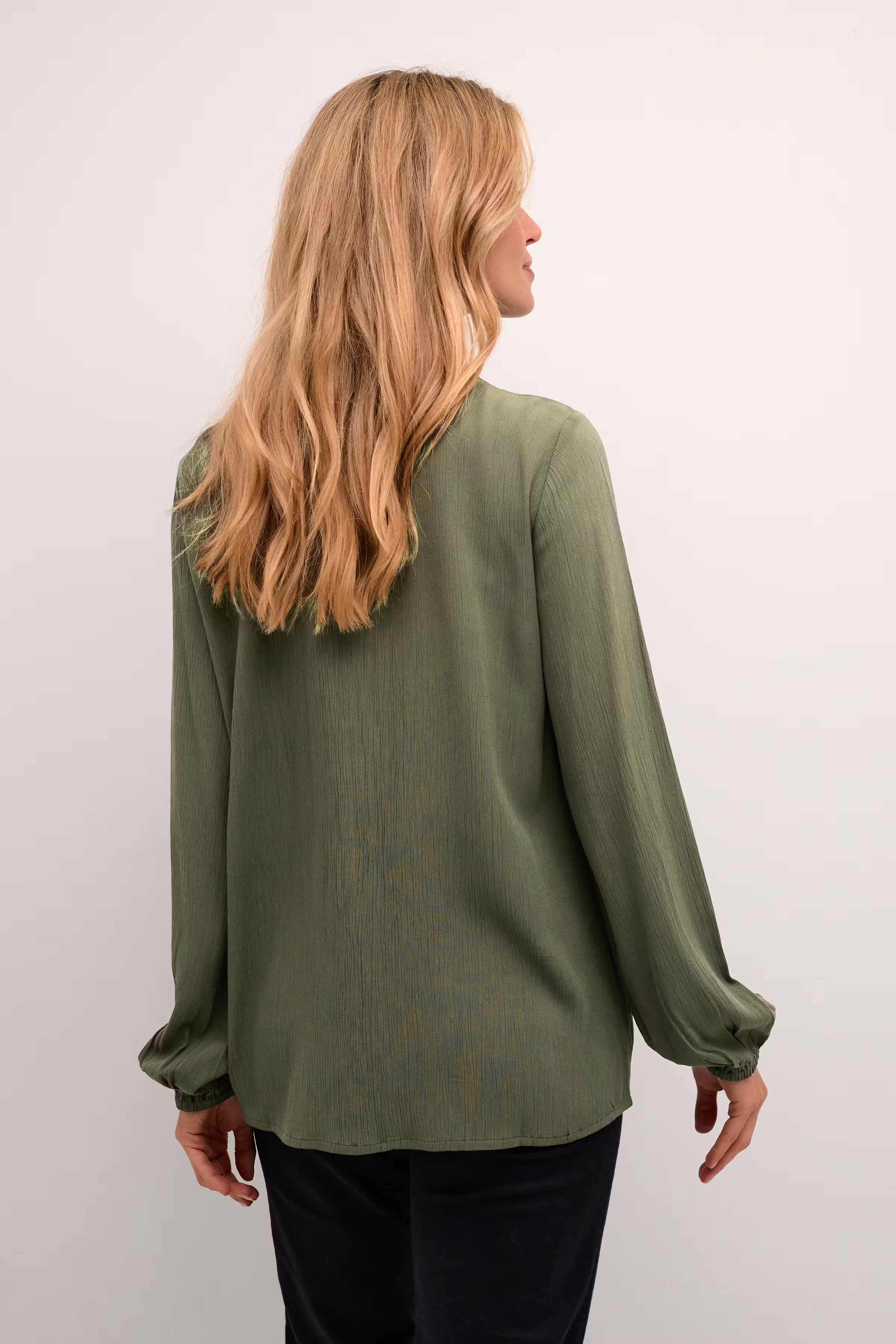 BPlouise Blus LOOKBOOK BACK 10590633-190511B