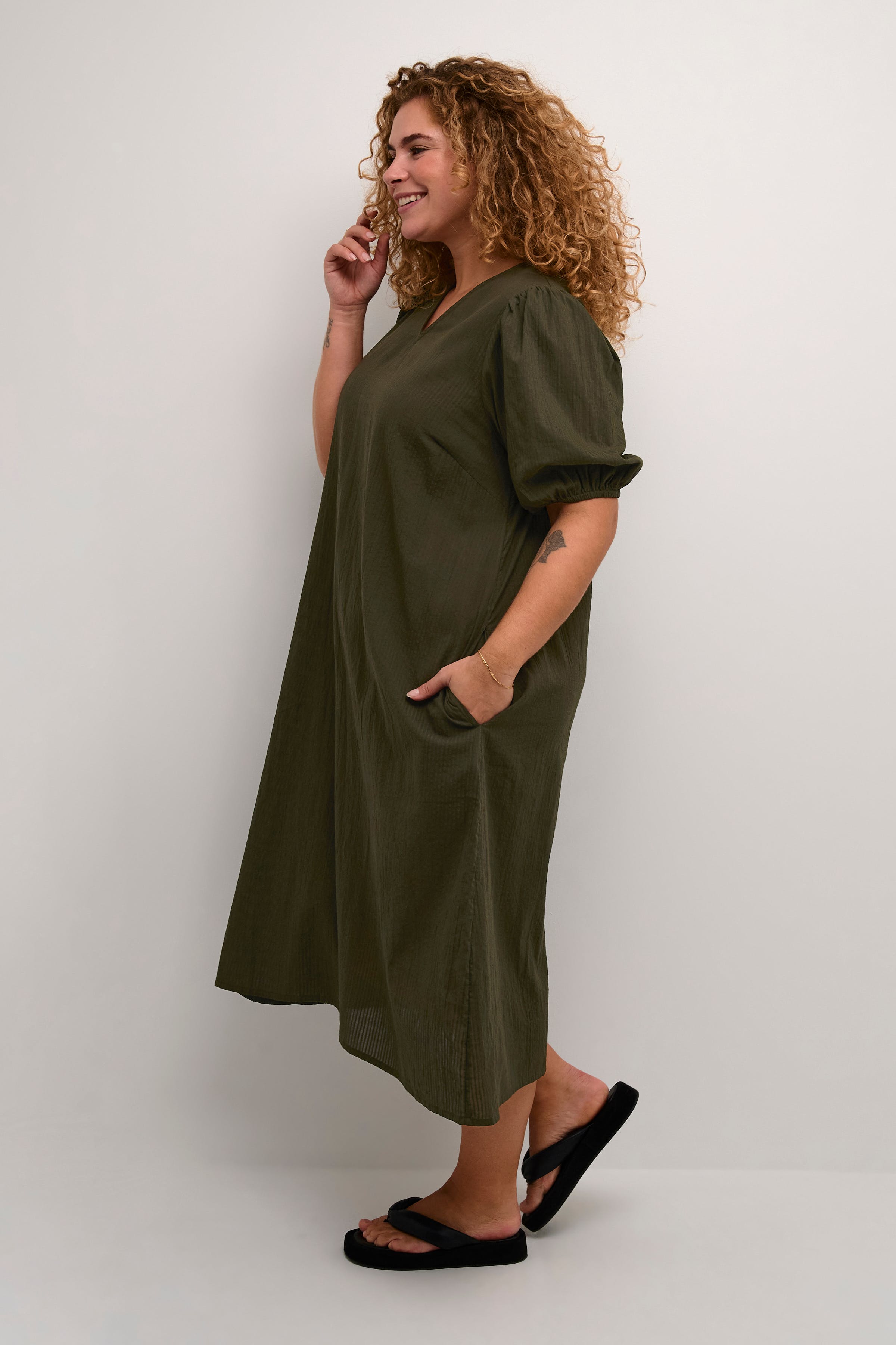 KCelina Kleid LOOKBOOK FRONT 10582269-190414