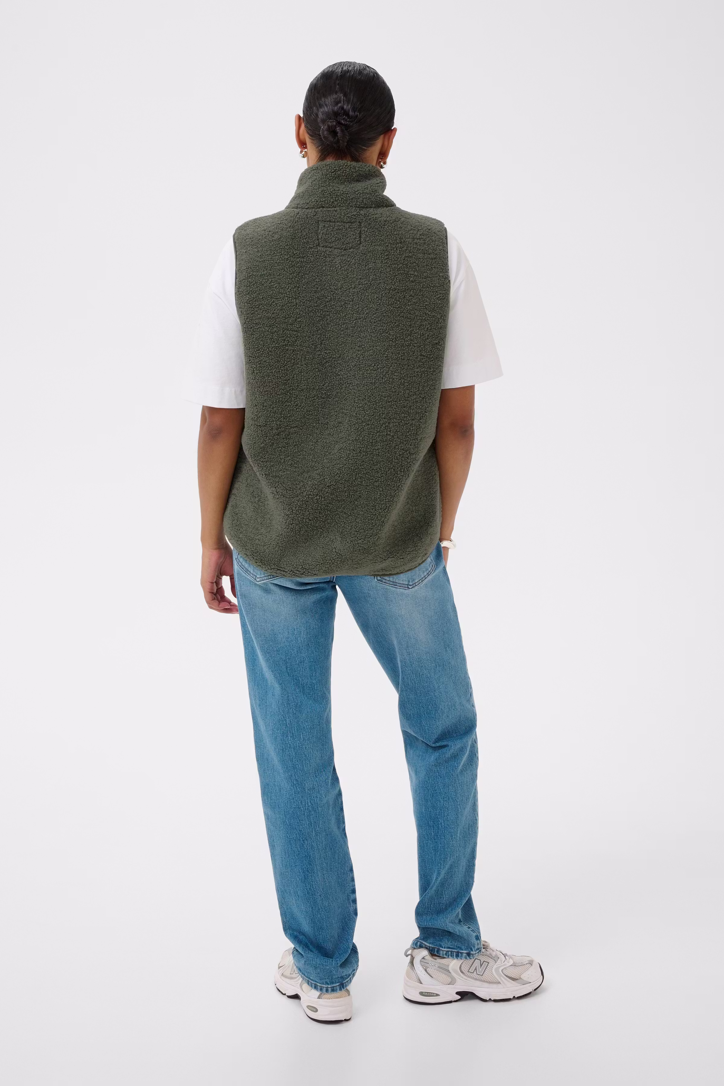 KAally Vest LOOKBOOK BACK 10512029-176212