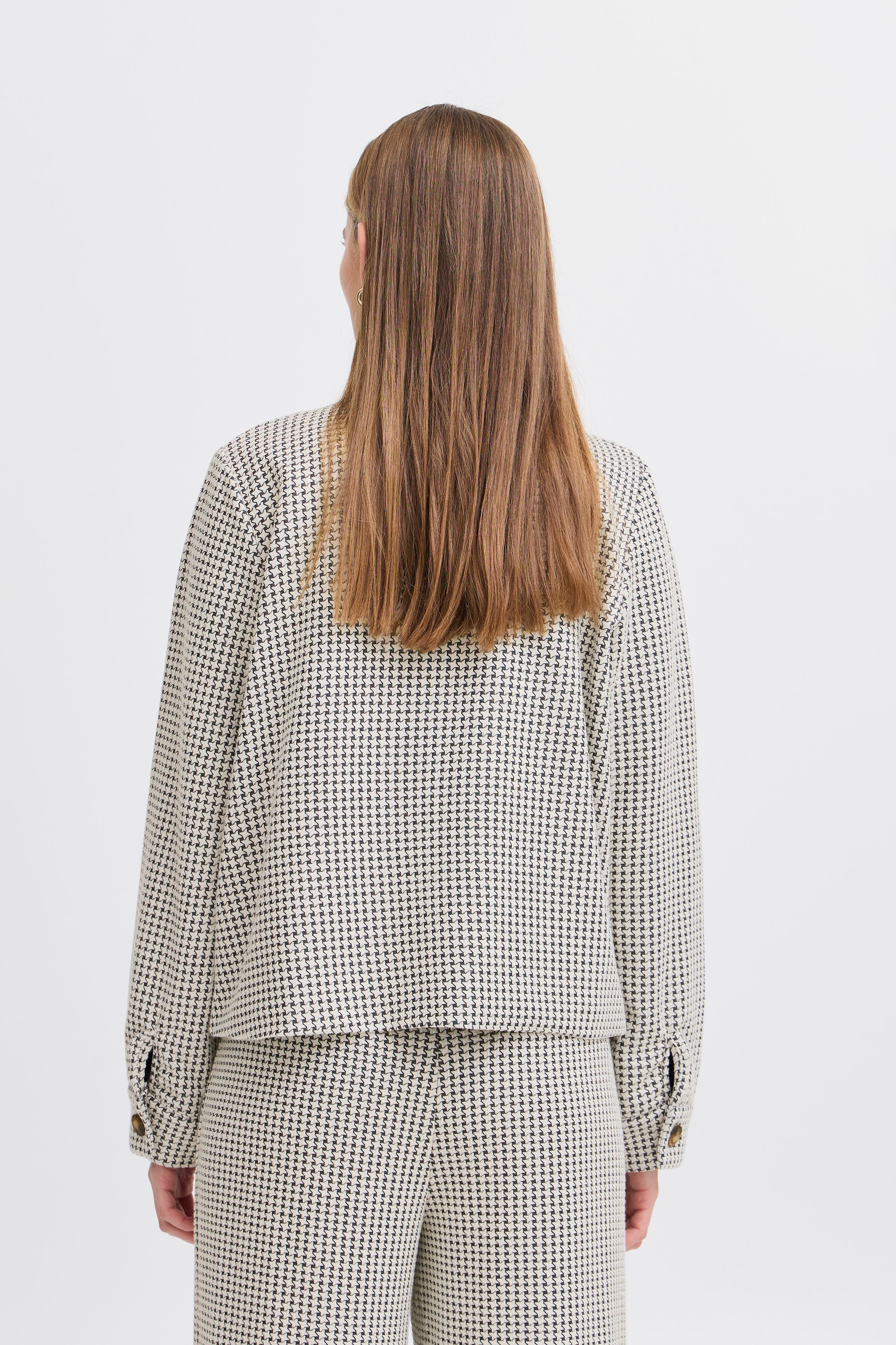 IHKATE PILLOU Jacke LOOKBOOK BACK 20123014-194010