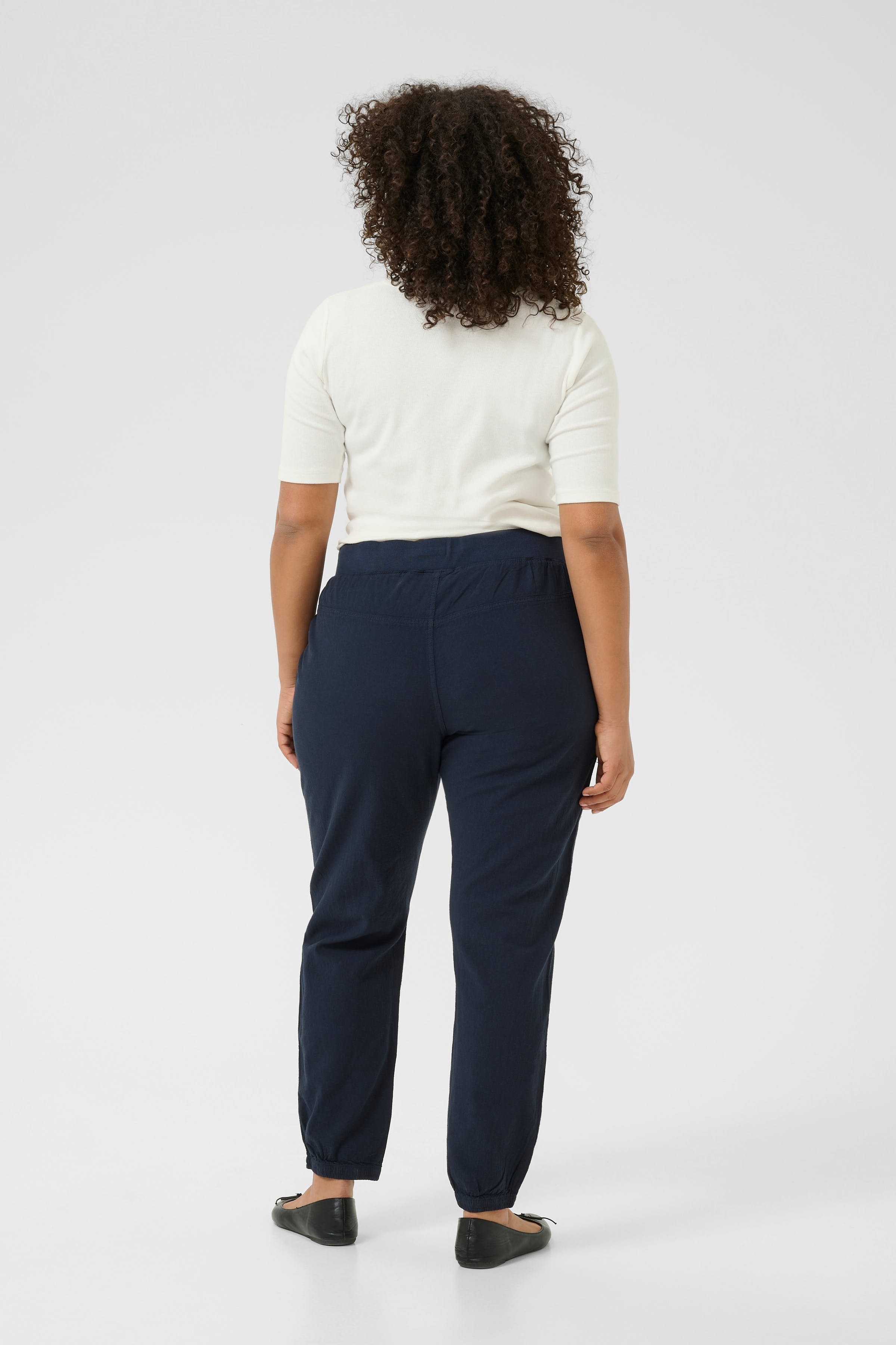 KCnana Trousers LOOKBOOK BACK 10581492-194020