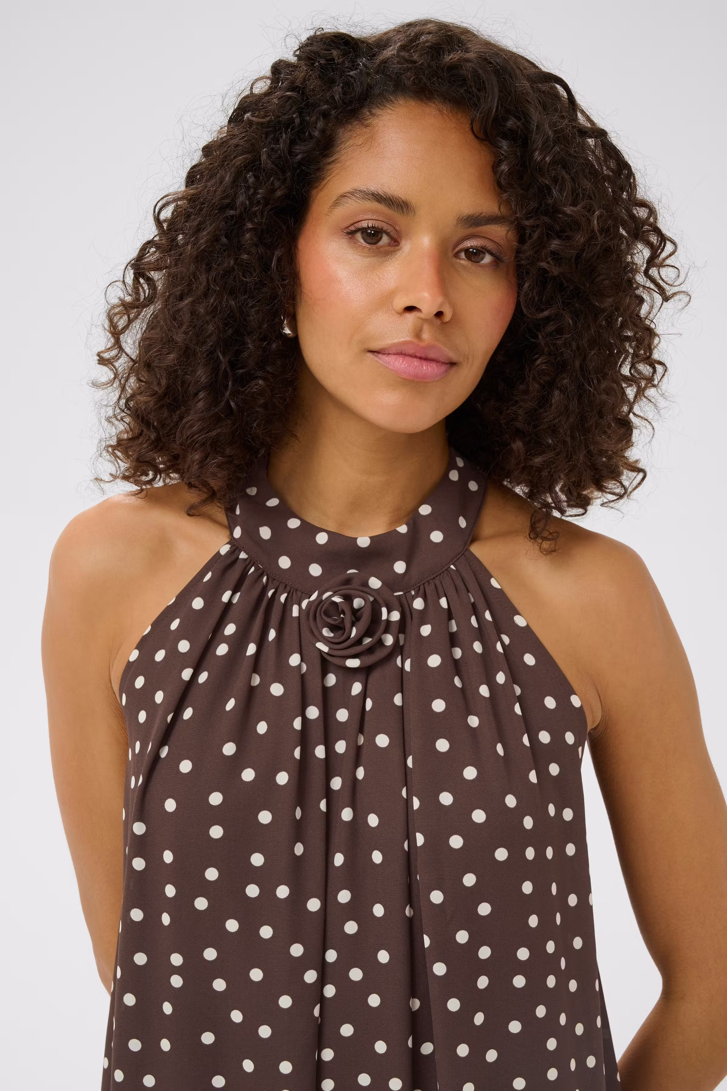 KAlorinda Kleid LOOKBOOK DETAIL 10512172-109878