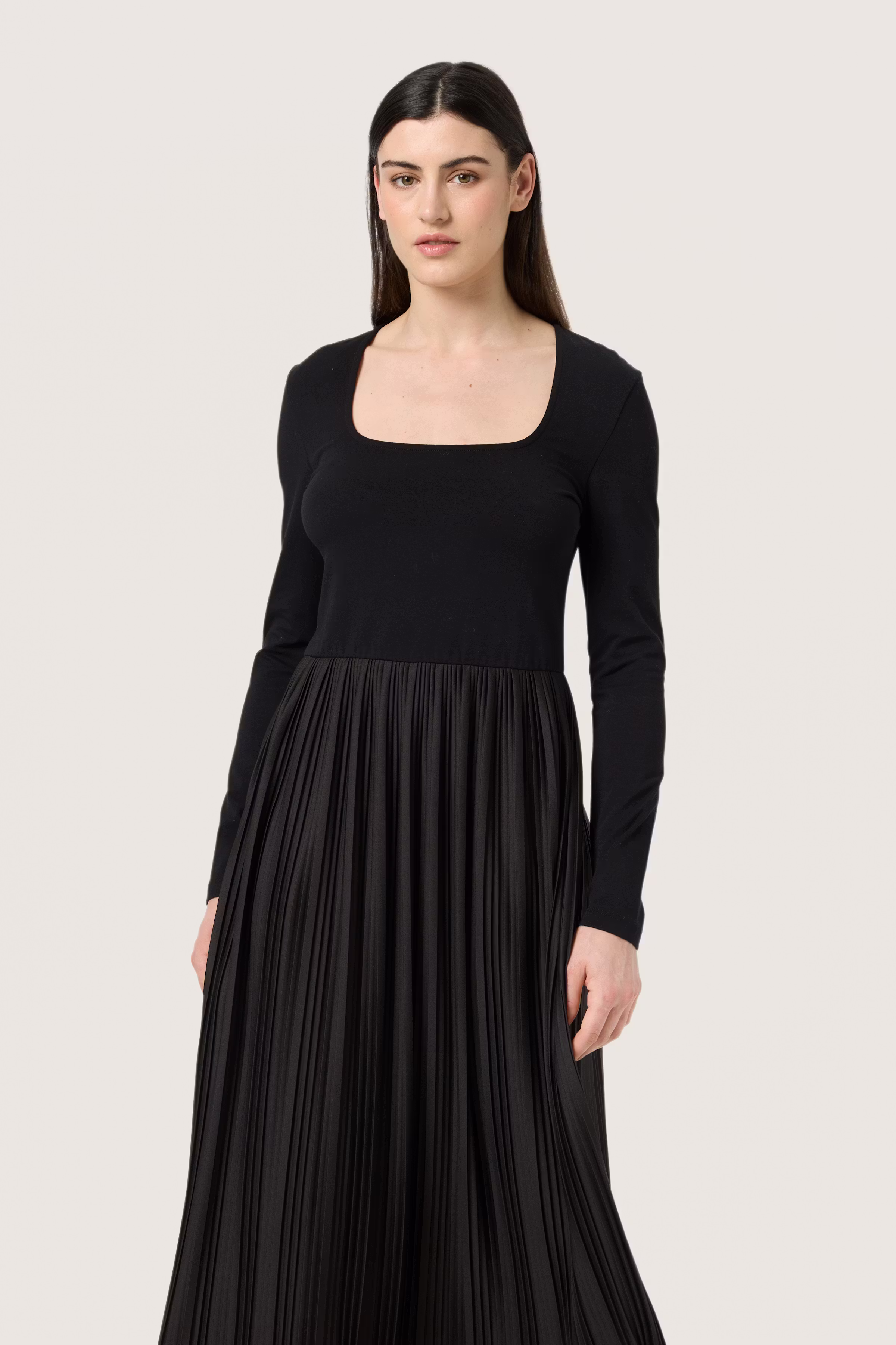 SLSimone Kleid LOOKBOOK FRONT 30407934-194008