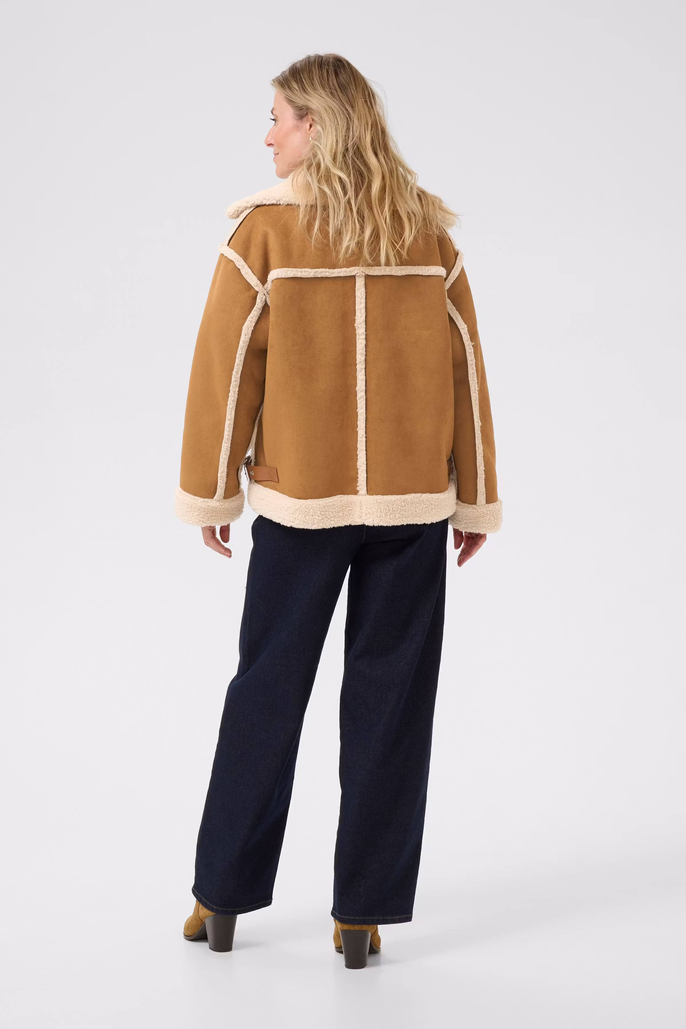 CRUma Outerwear LOOKBOOK BACK 10613947-171327