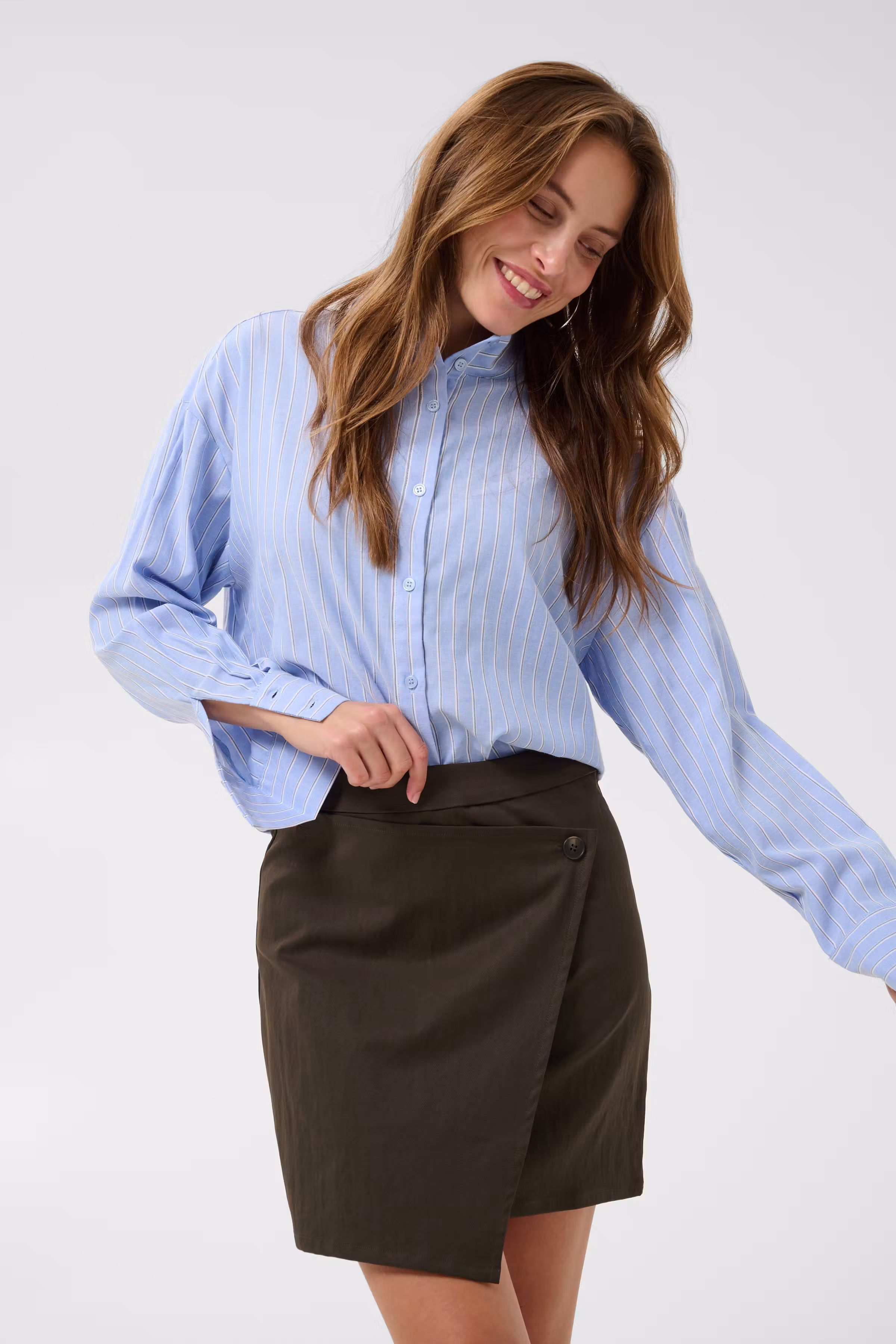 KAhally Kjol LOOKBOOK DETAIL 10513053-190915