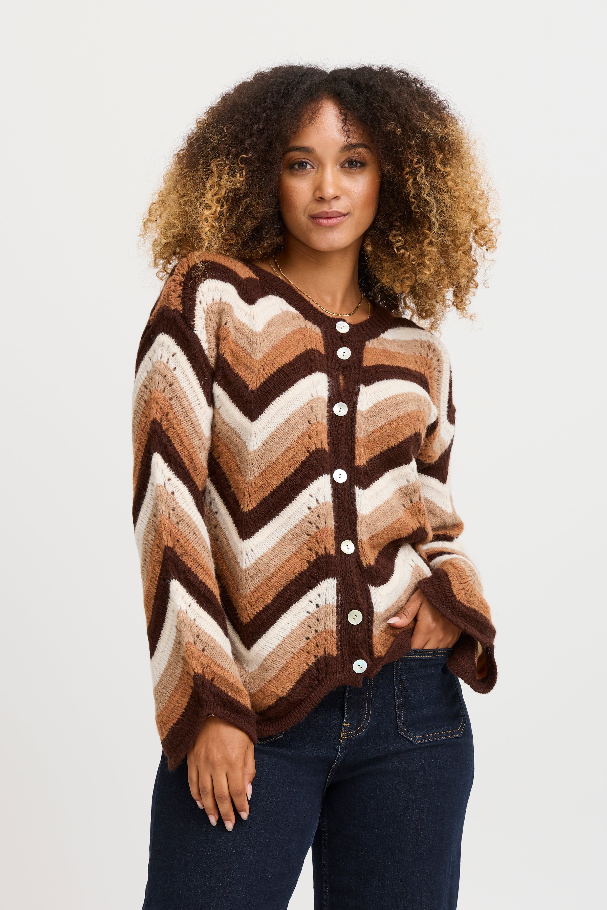 SBBIDIGA Cardigan LOOKBOOK FRONT 22100812-190912