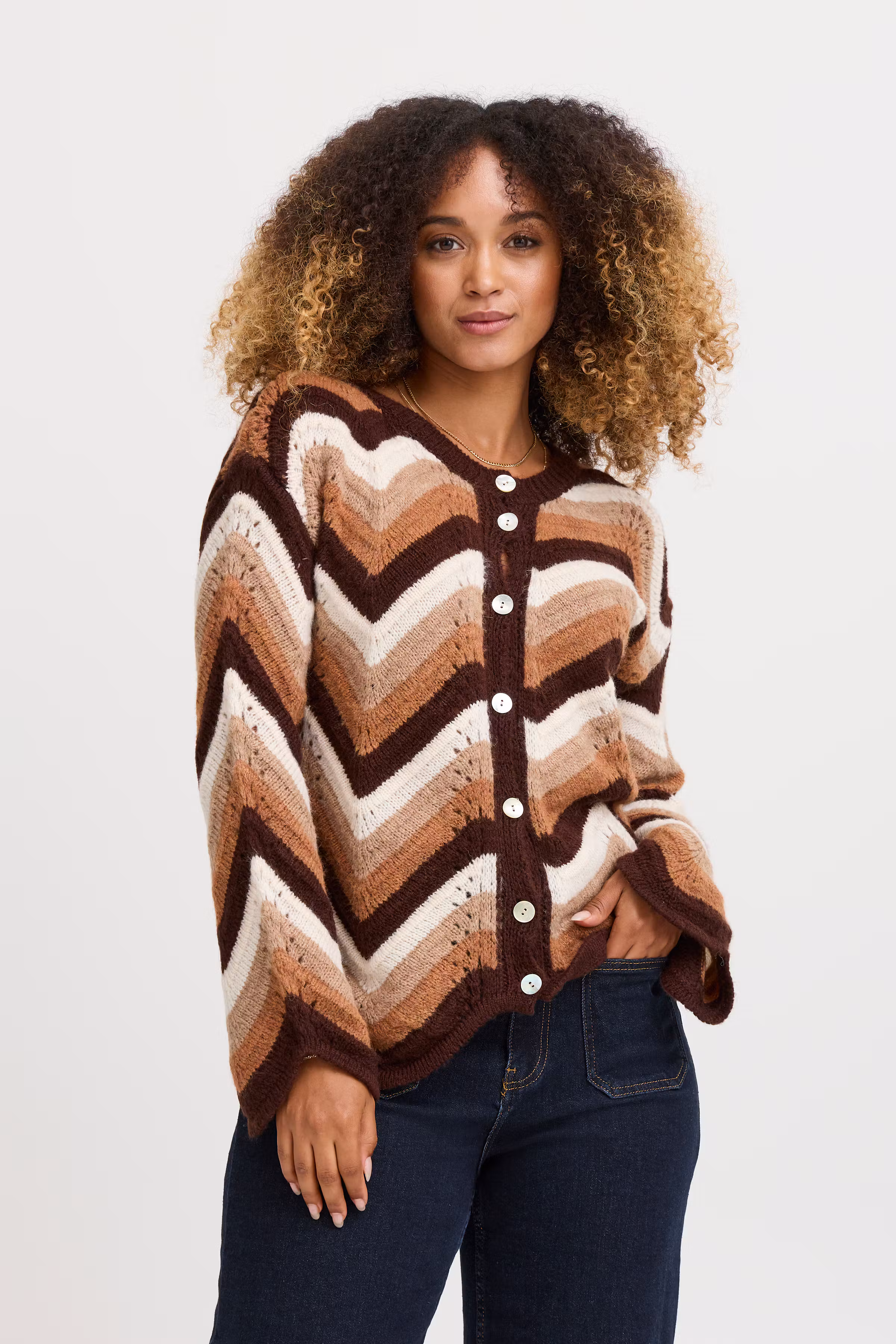 SBBIDIGA Cardigan LOOKBOOK FRONT 22100812-190912