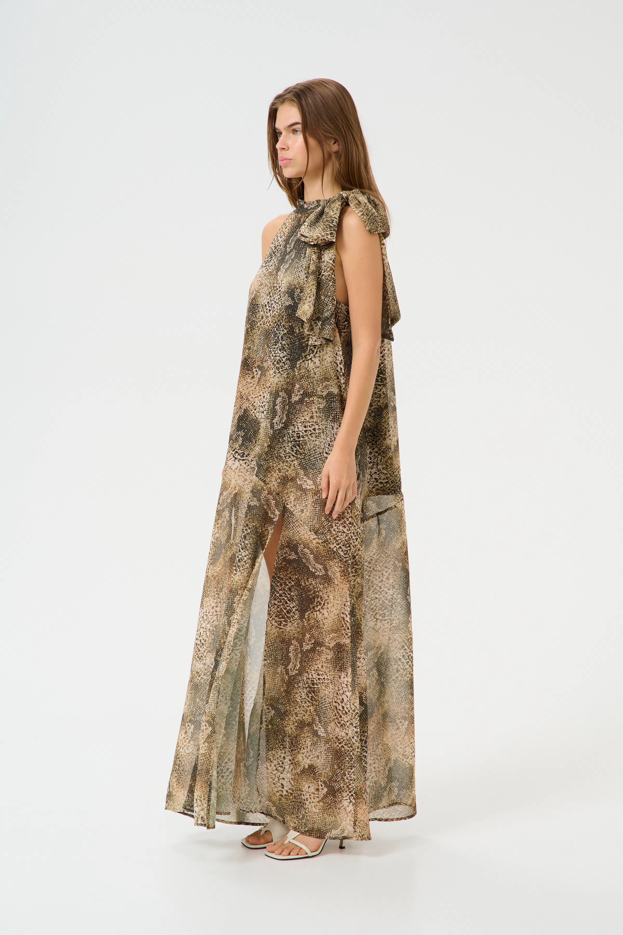 GZsanka Klänning LOOKBOOK FRONT 10910234-107549