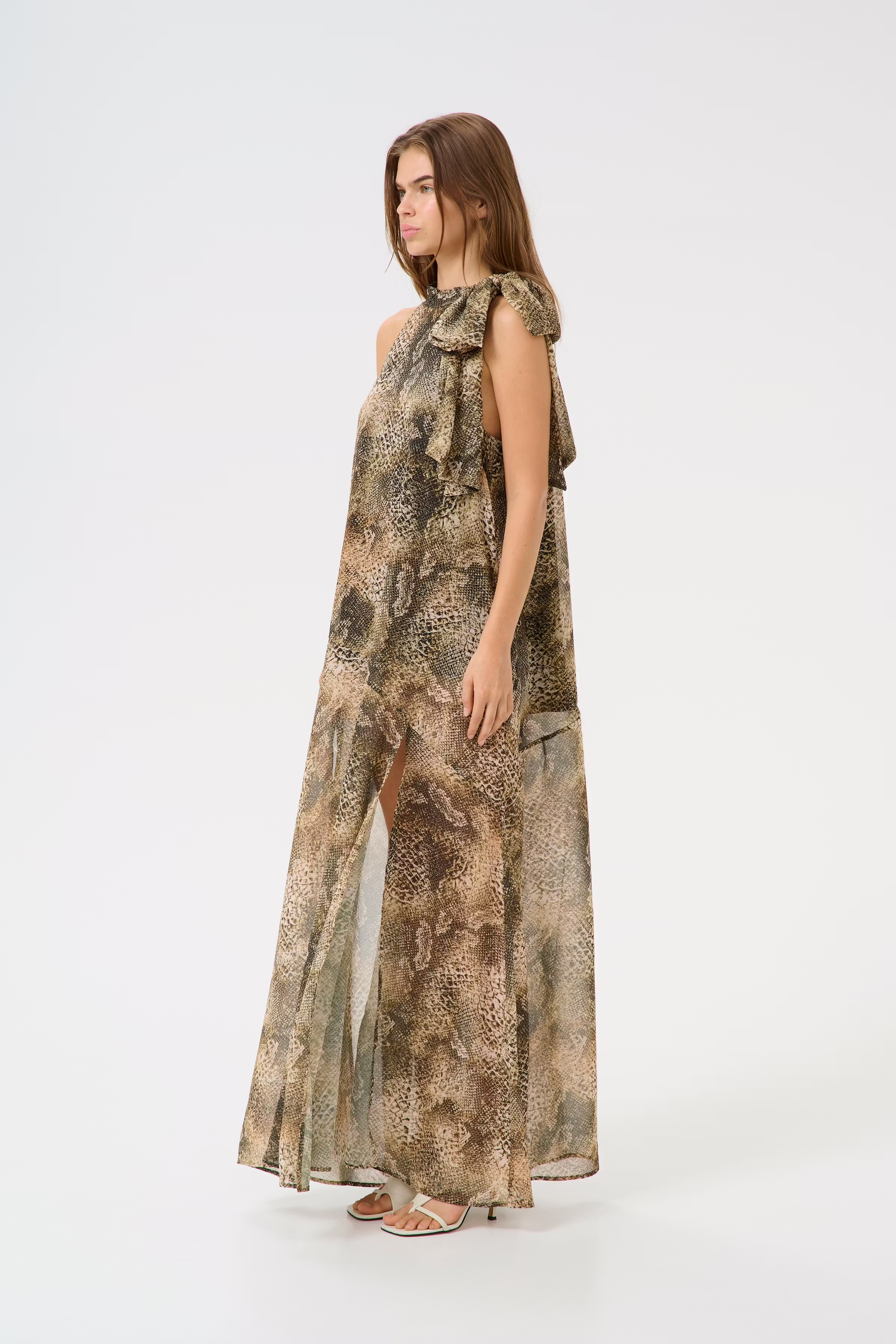 GZsanka Klänning LOOKBOOK FRONT 10910234-107549