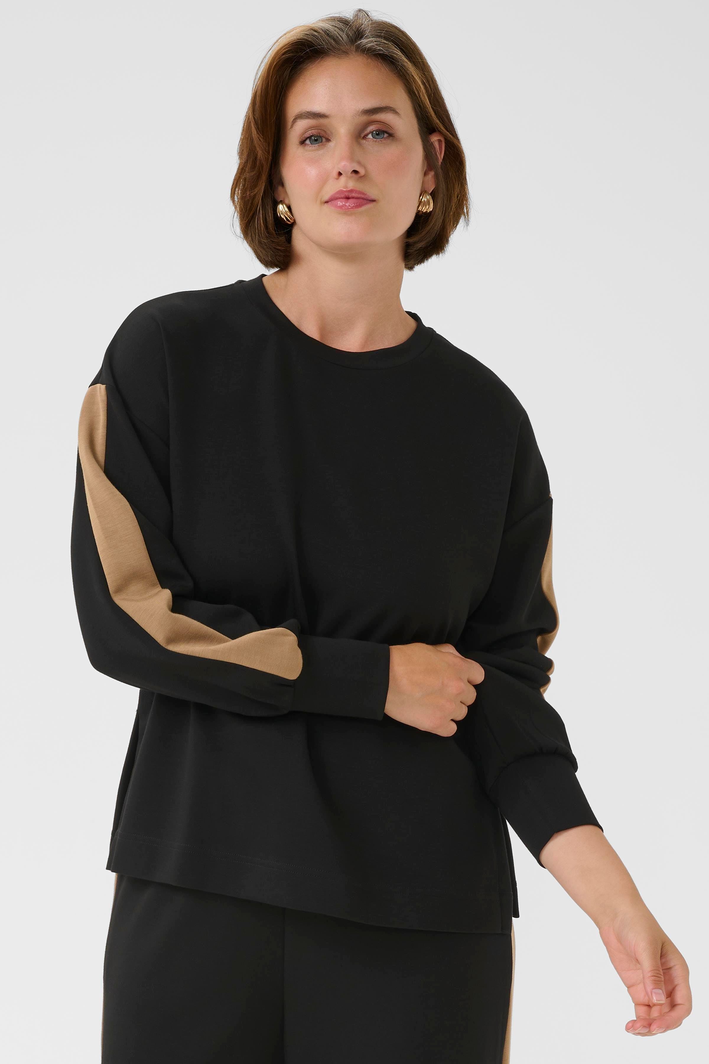 BPtrudy Bluse LOOKBOOK FRONT 40200048-108656