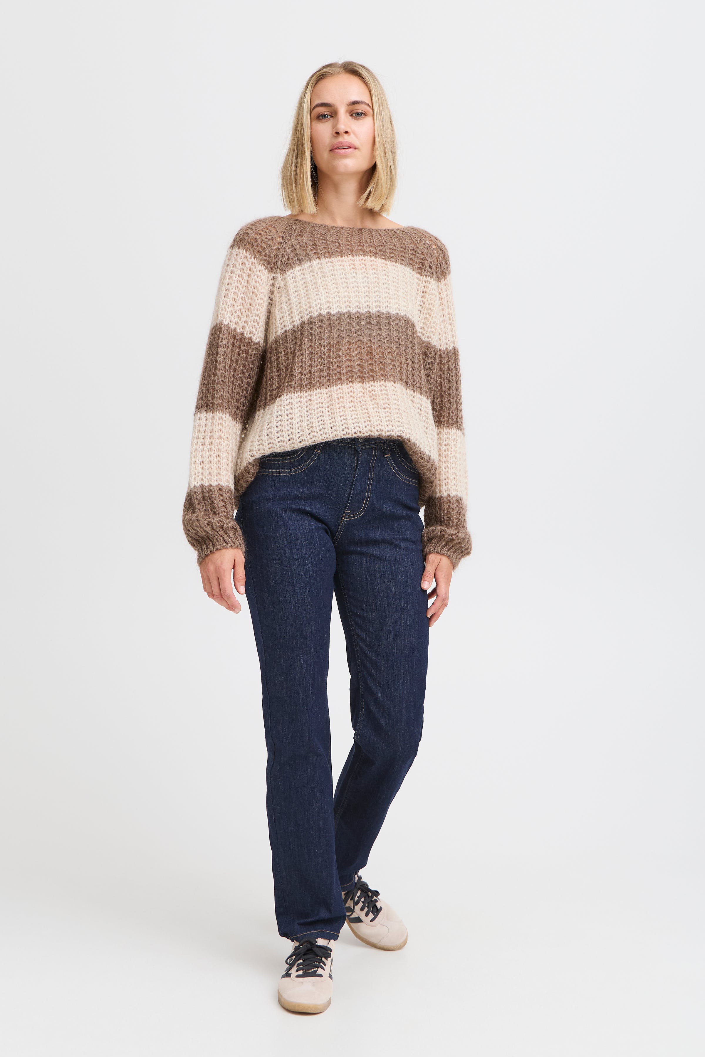 PZKATJA HW Jeans Straight Leg LOOKBOOK FRONT 50208637-202124