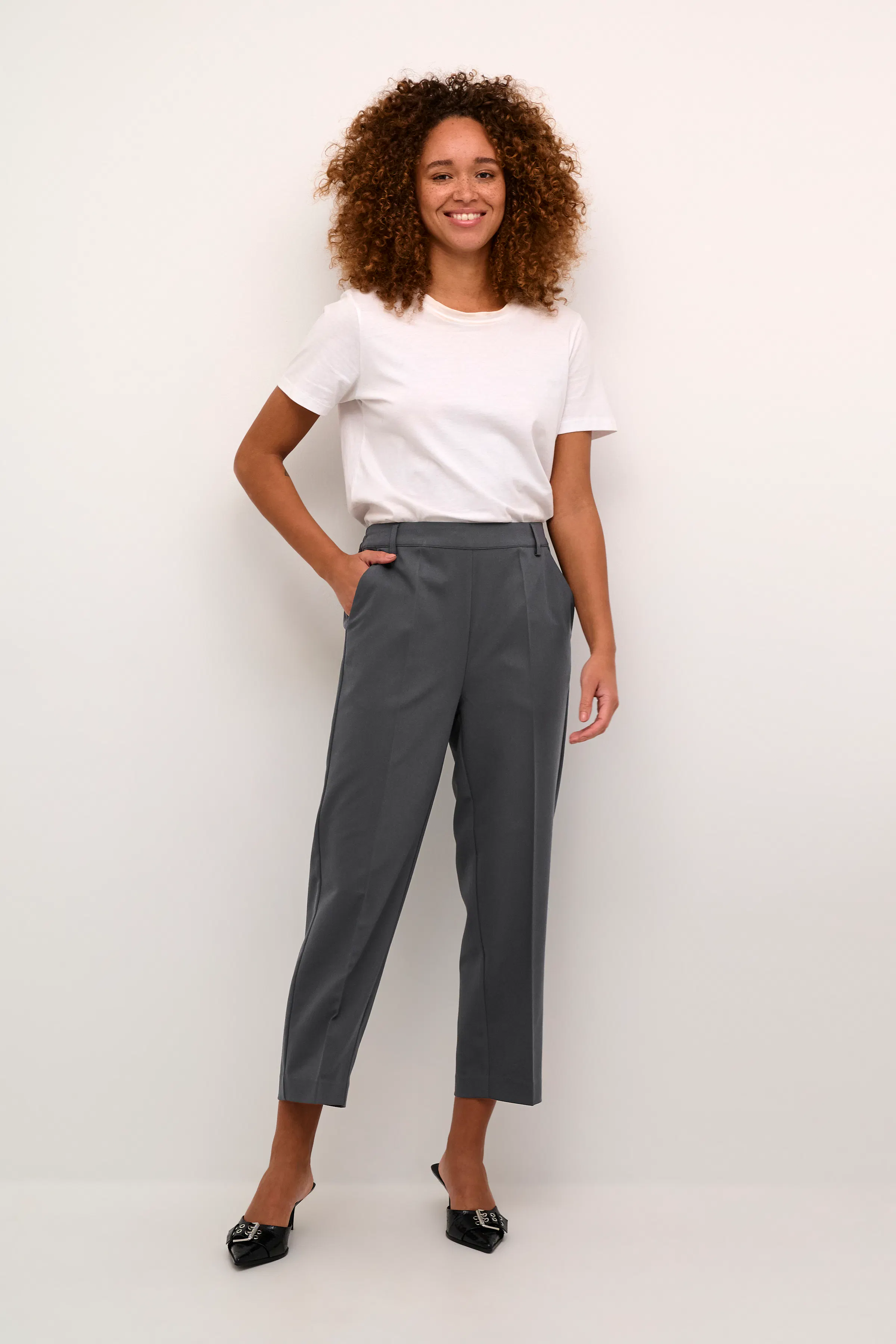 KAsakura Cropped Broek LOOKBOOK FRONT 10506127-190205