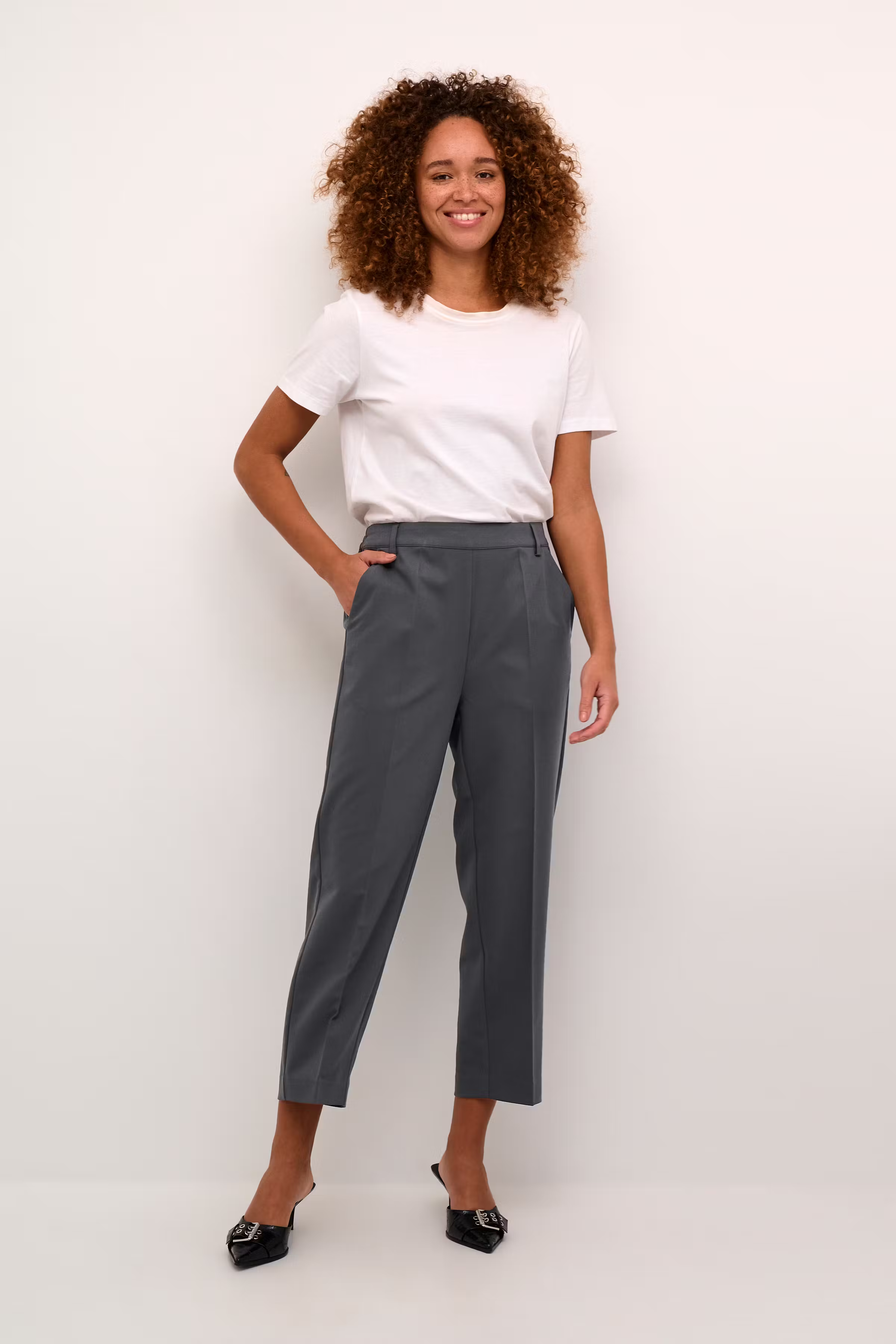 KAsakura Cropped Broek LOOKBOOK FRONT 10506127-190205