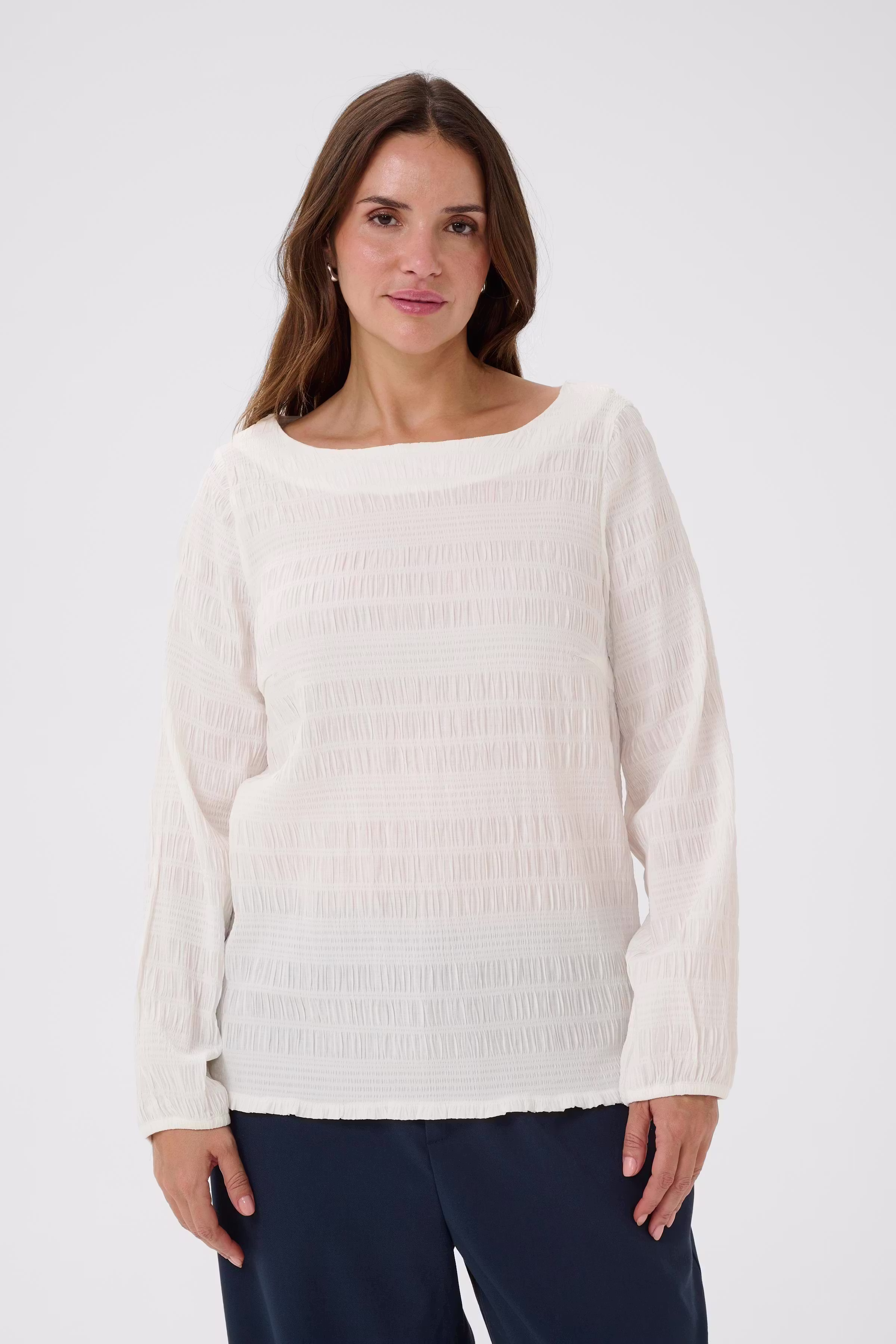 KCjourtney Blouse LOOKBOOK FRONT 10584027-110602