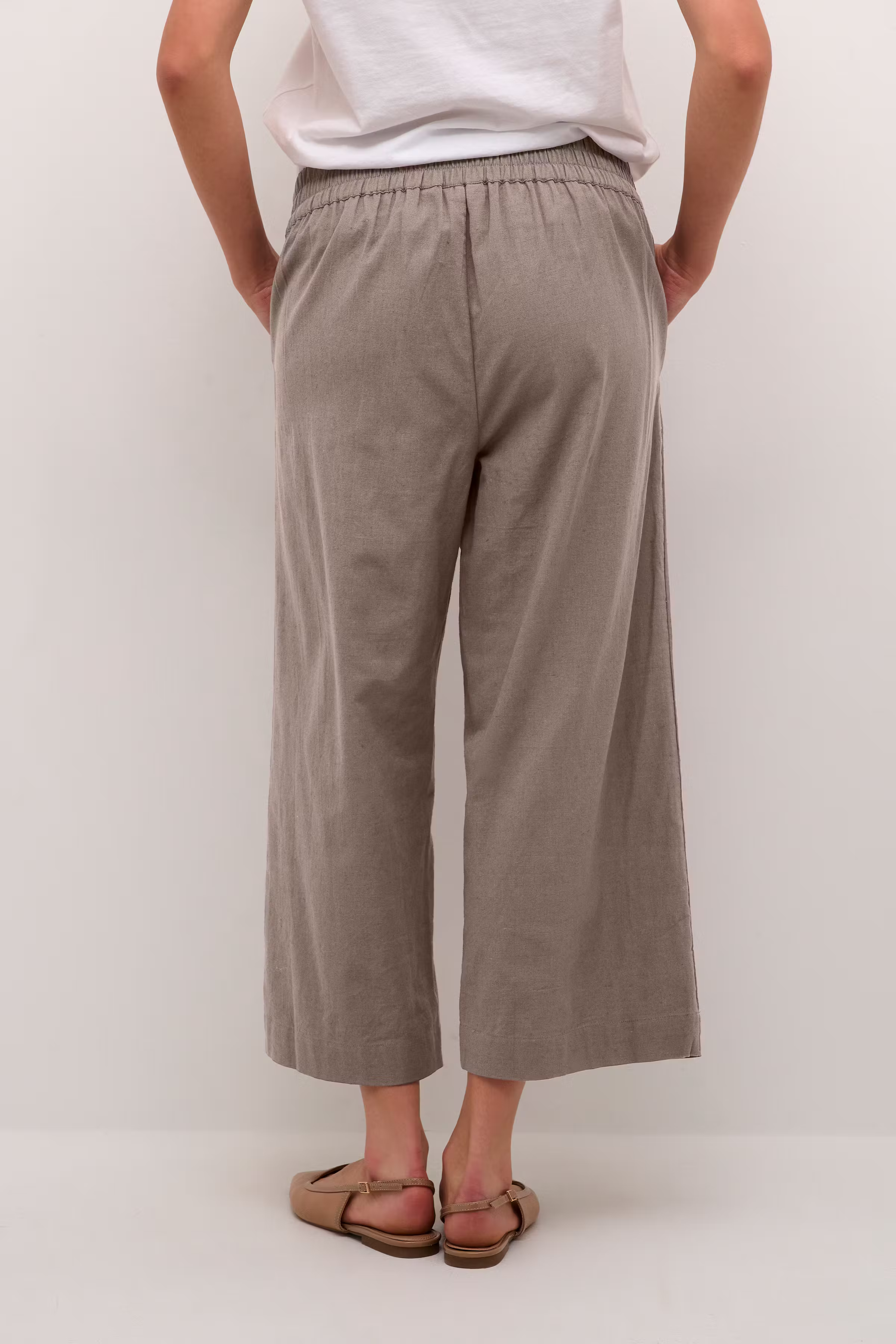 BPkia Hose LOOKBOOK BACK 10590416-181304B