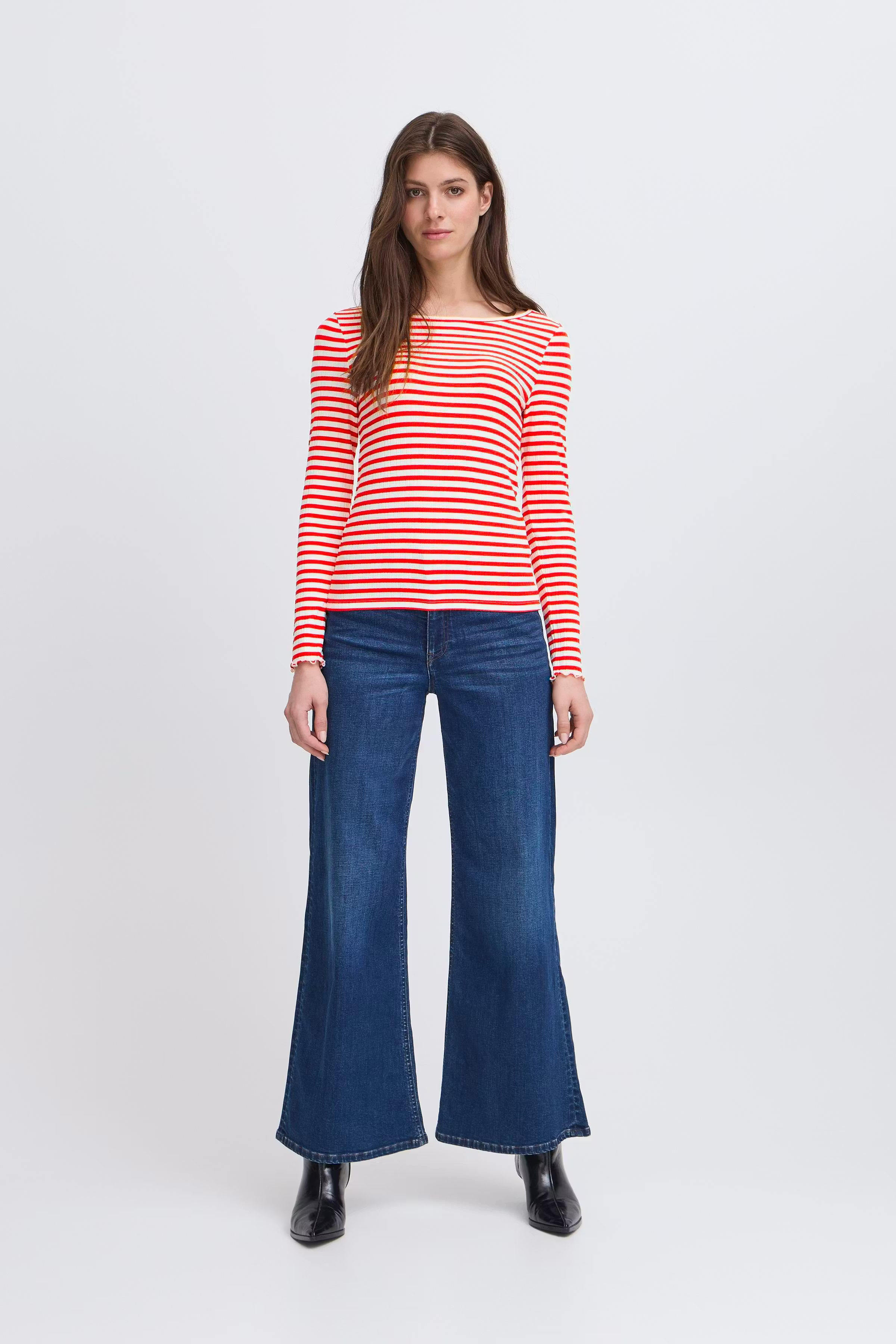 IHCELLA Langermet T-shirt LOOKBOOK FRONT 20122819-900000476