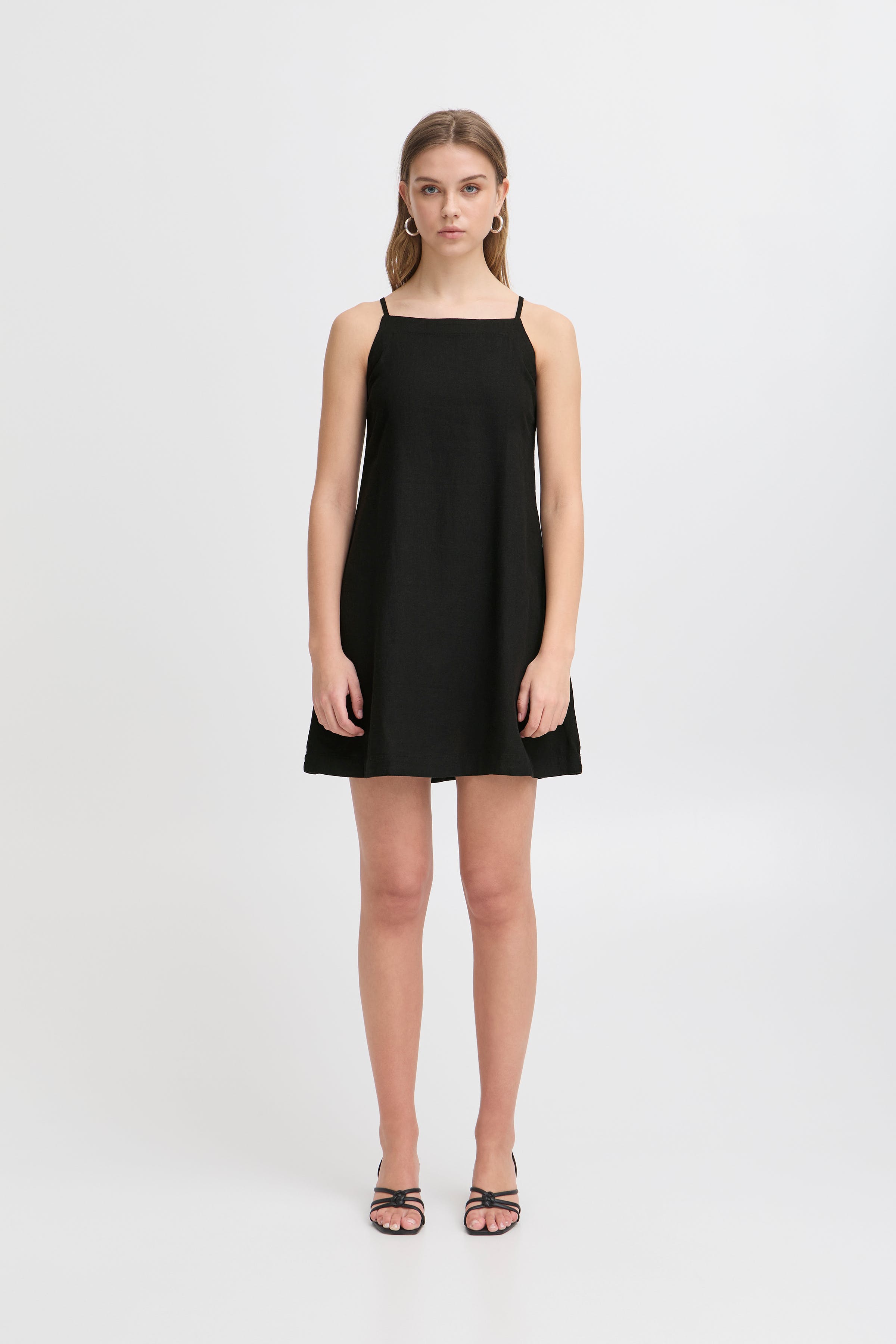 IHLINNO Kleid LOOKBOOK FRONT 20122929-194008