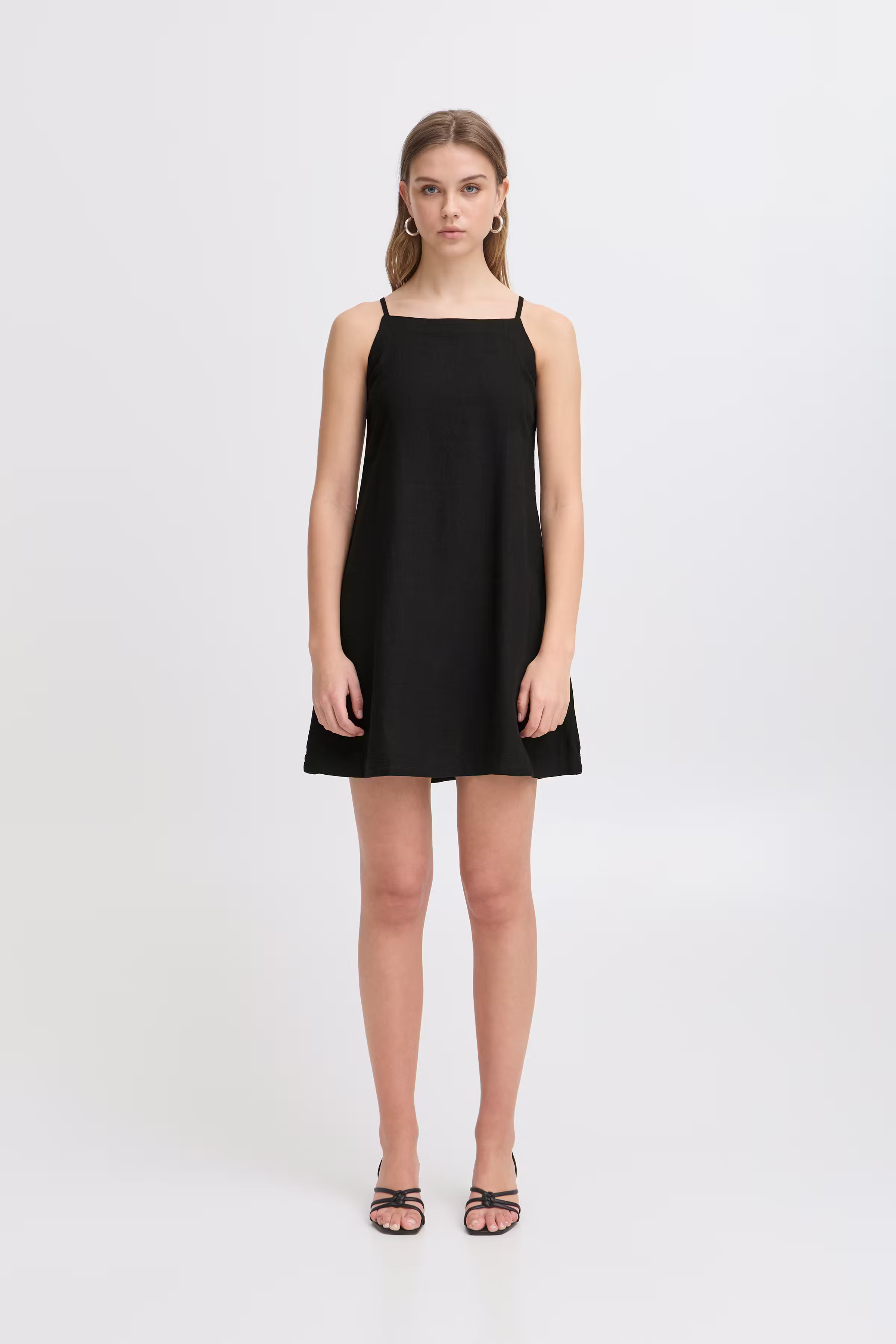 IHLINNO Kleid LOOKBOOK FRONT 20122929-194008