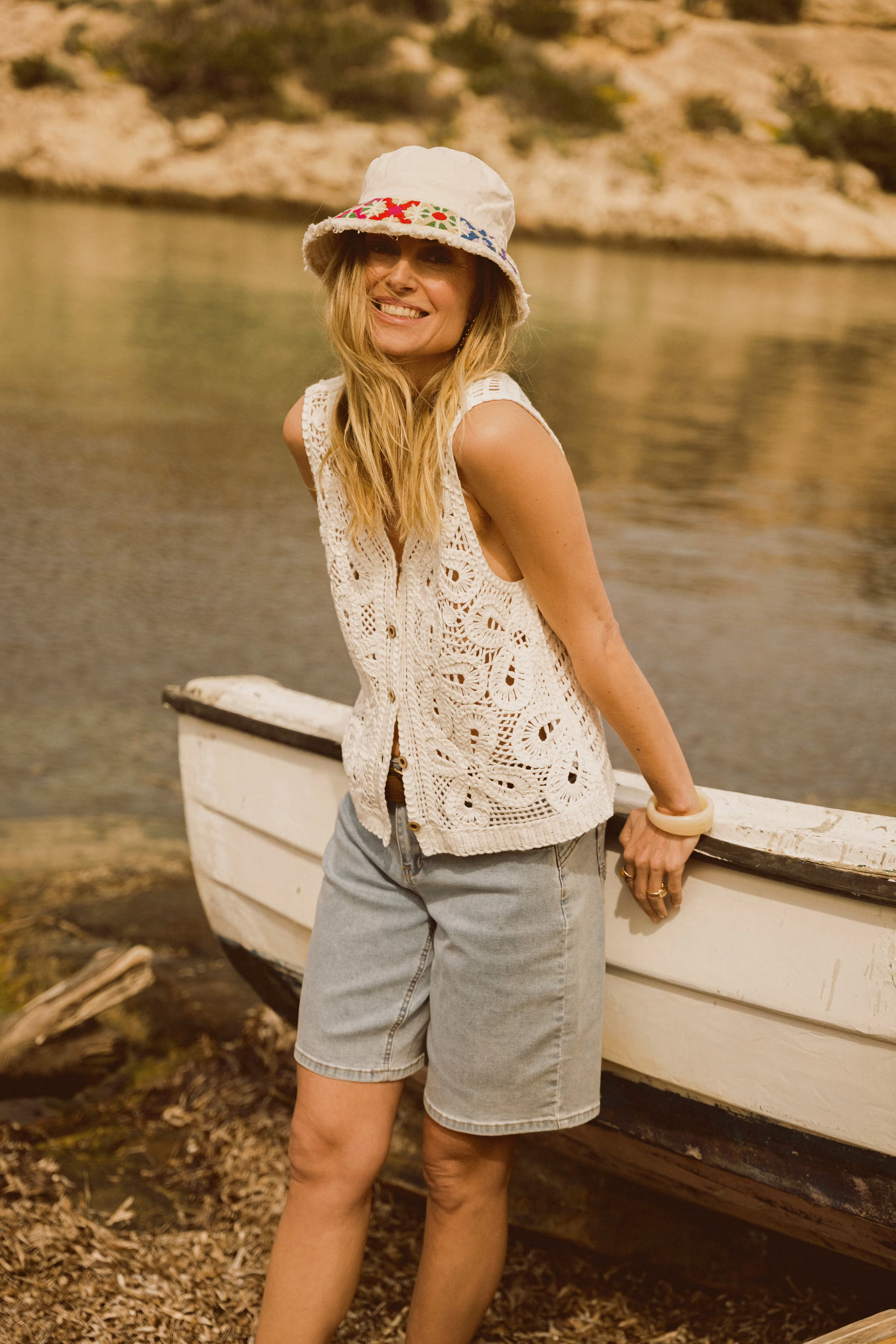 CRLone Shorts LOCATION NONE 10613738-105504