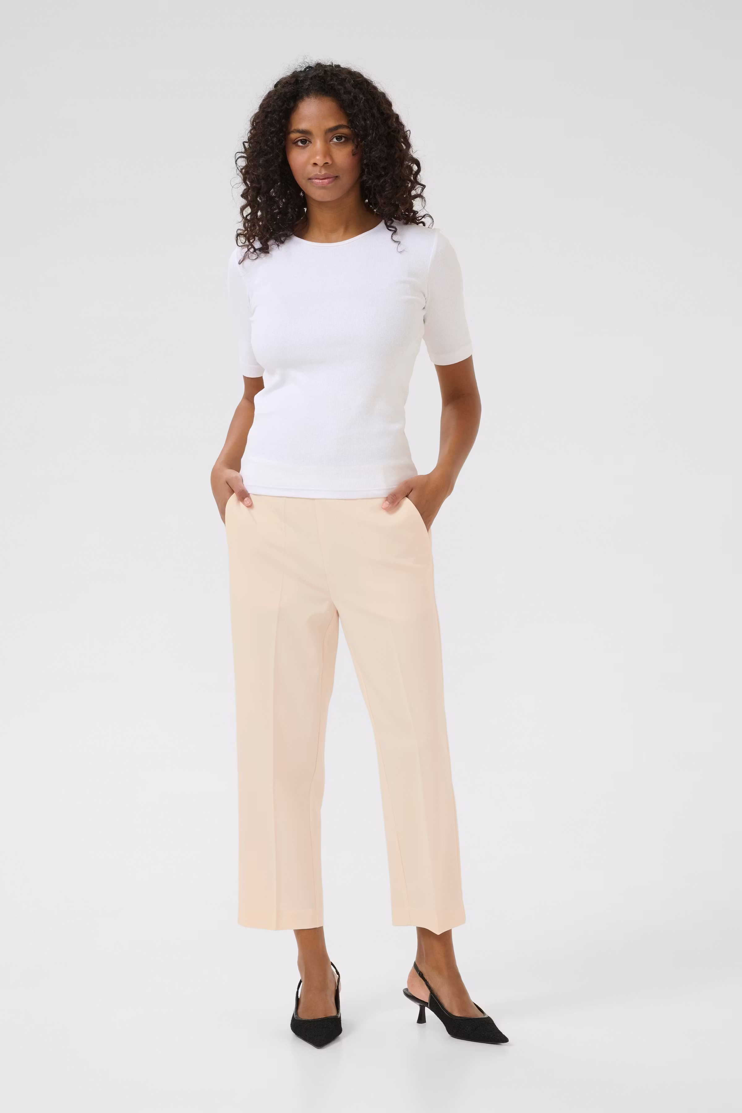 KAsakura Cropped Hose LOOKBOOK FRONT 10506127-110105