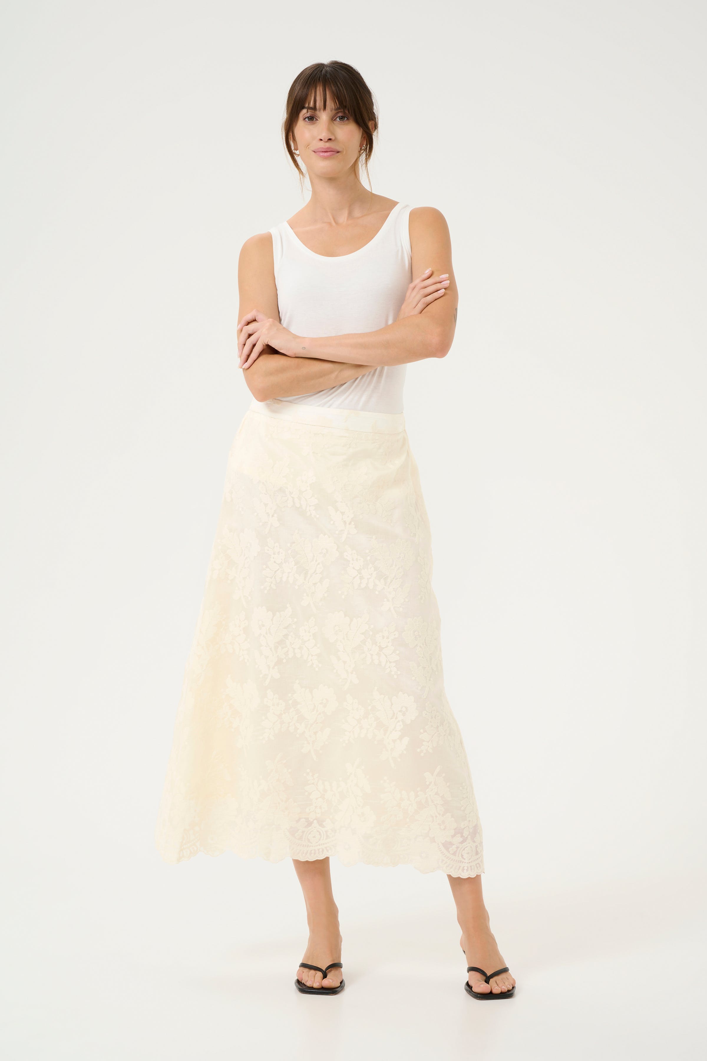 CUarona Skirt LOOKBOOK FRONT 50111914-120304