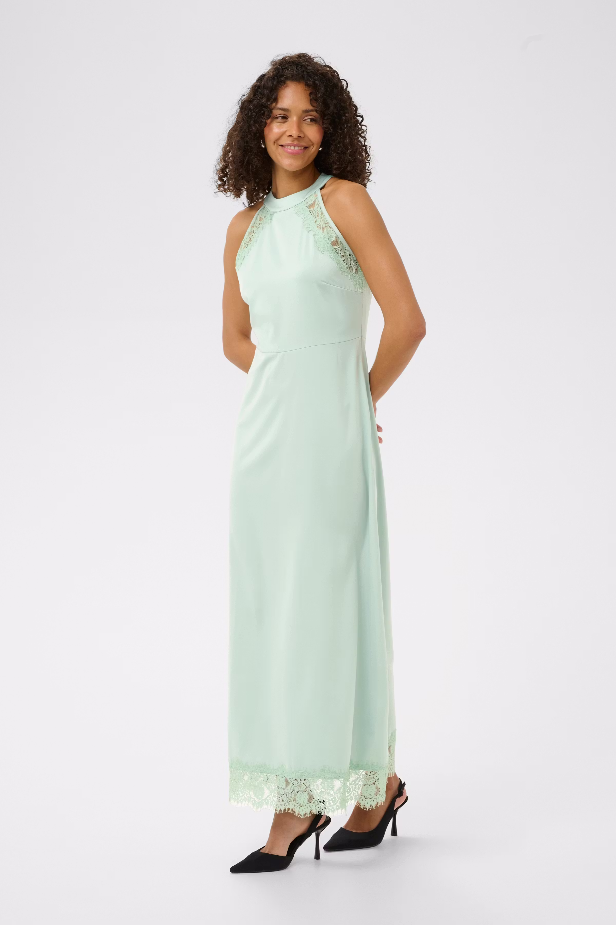 KAsadie Kjole LOOKBOOK FRONT 10512171-109901