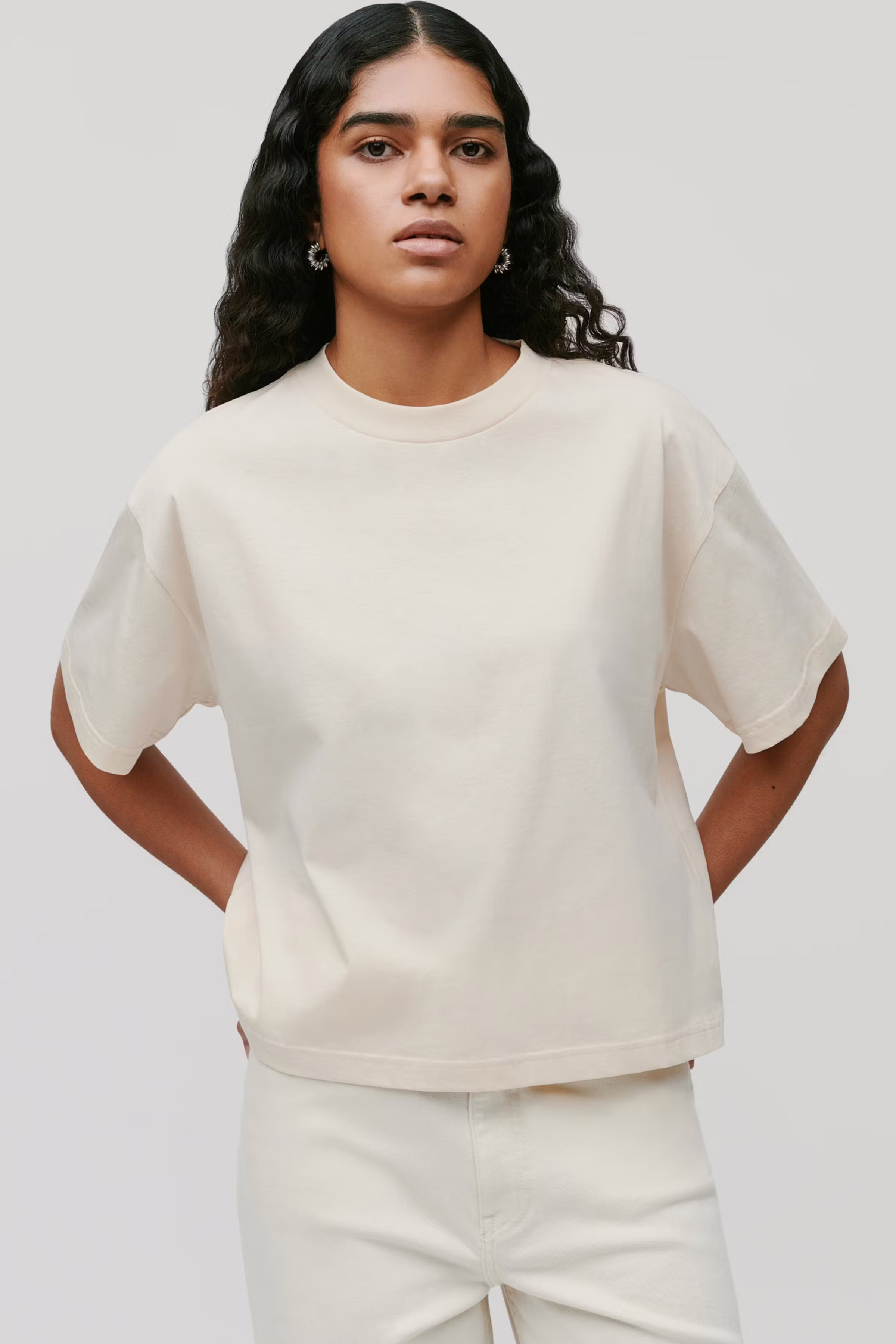 KYLA Top LOOKBOOK FRONT 30600543-WH014