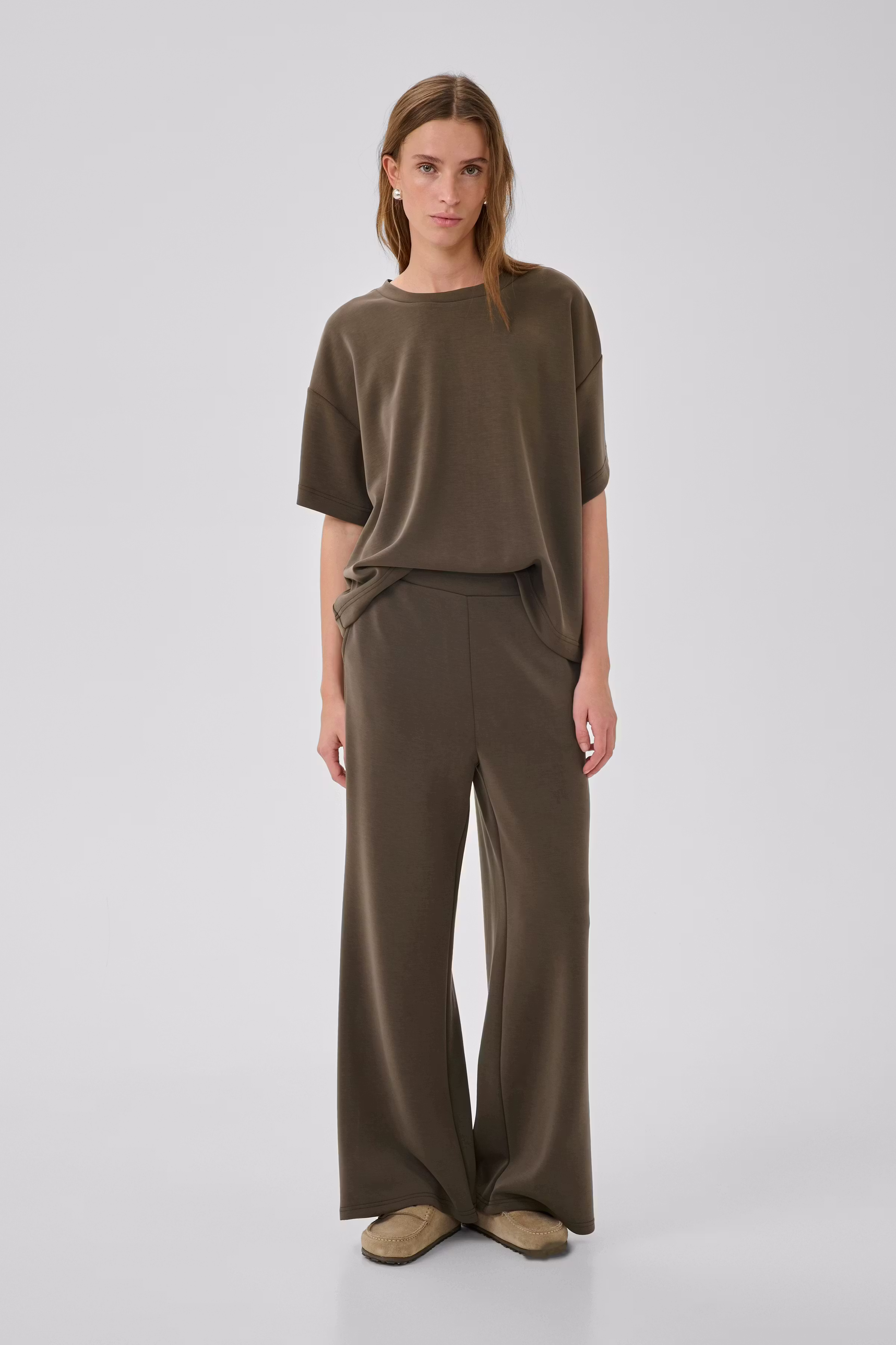 MWHelle Hose LOOKBOOK FRONT 10705470-190810