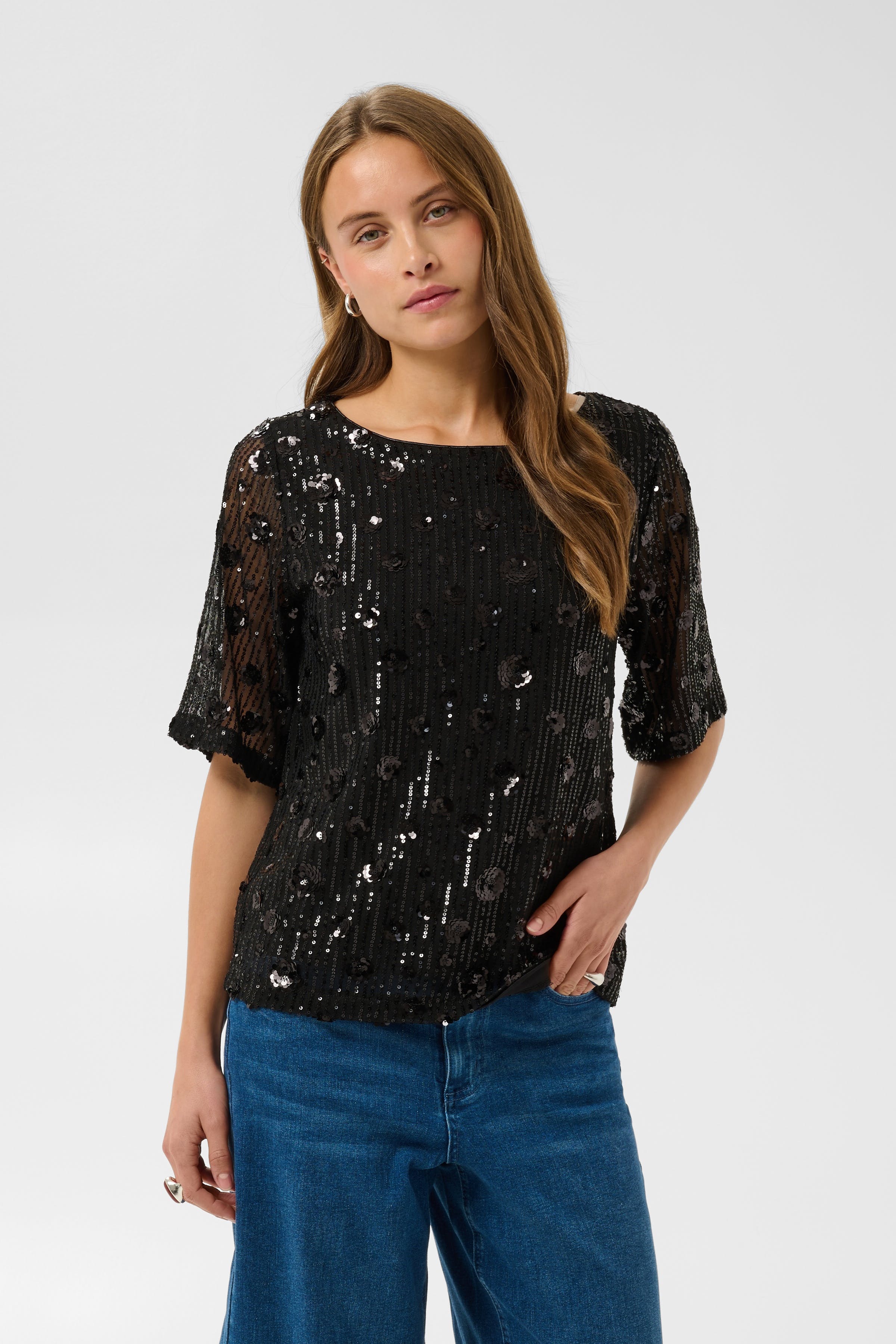 KAgrace Blouse LOOKBOOK FRONT 10512320-100121