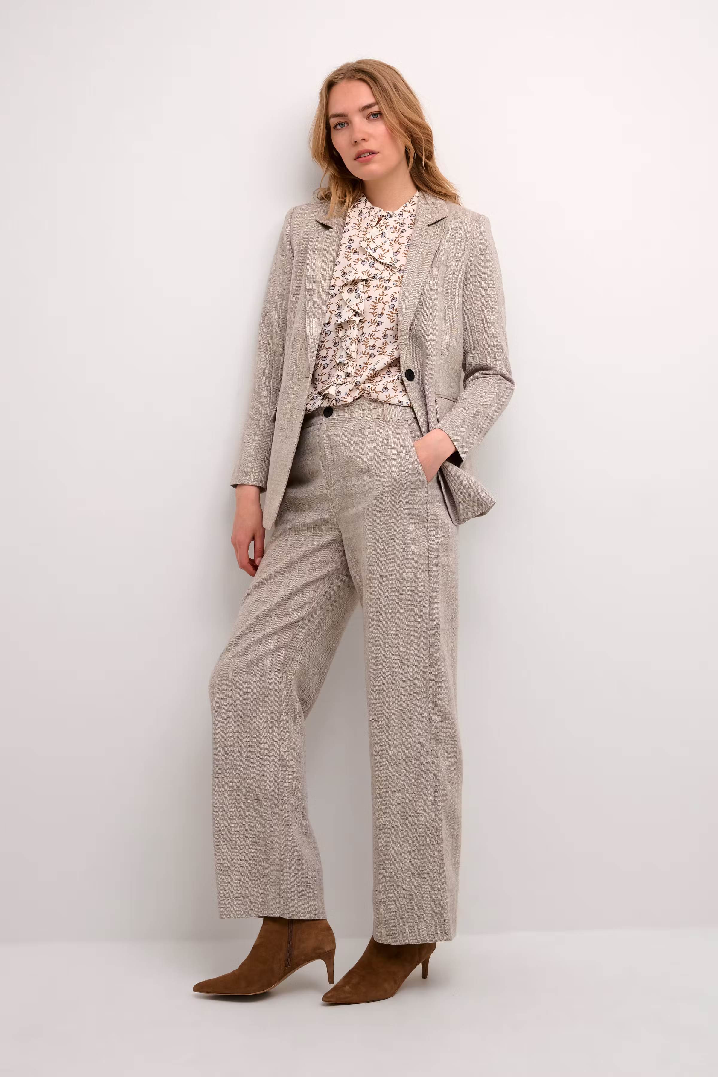 CRTurid Bukser LOOKBOOK FRONT 10612140-105370