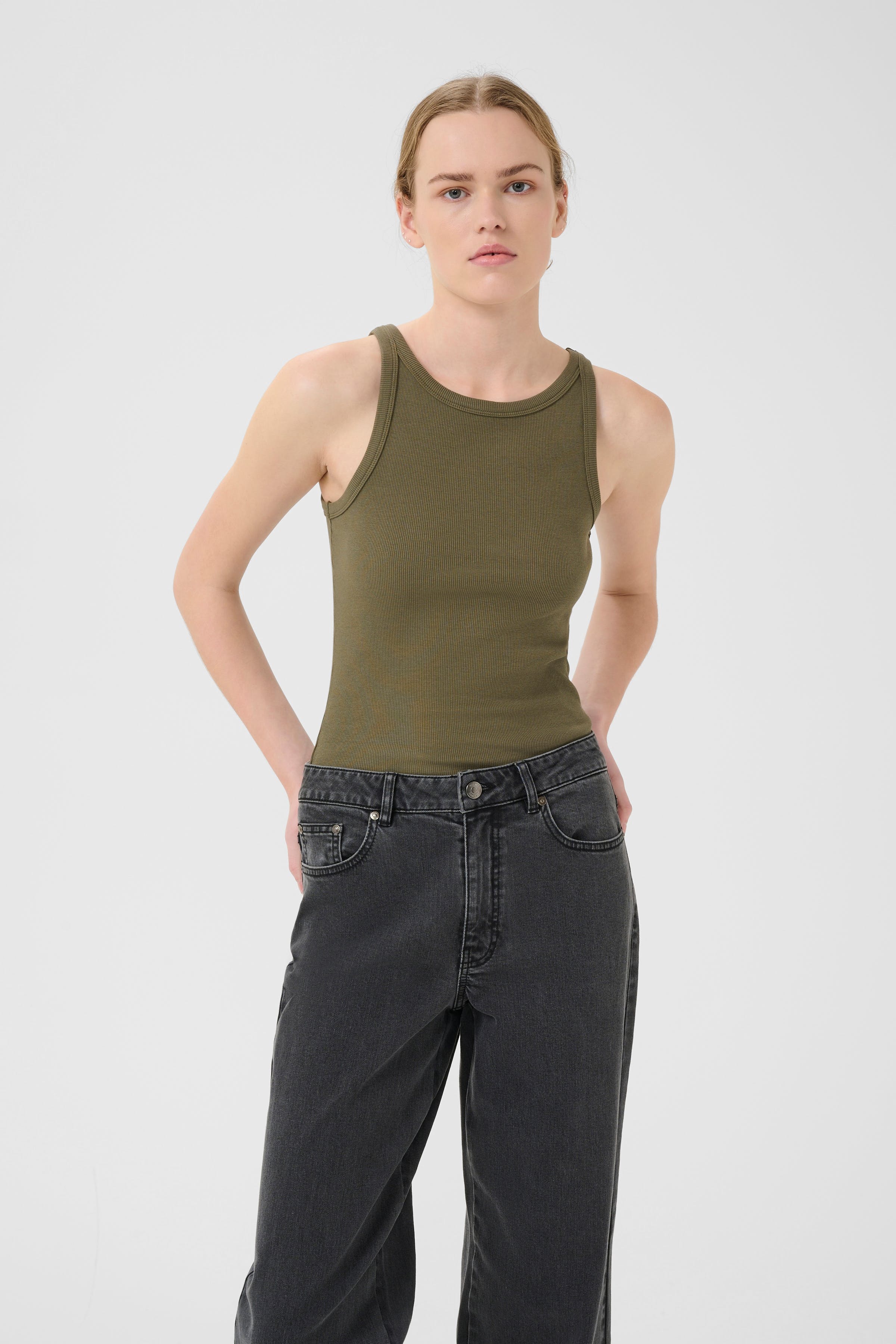 DrewGZ Top LOOKBOOK FRONT 10906229-190403