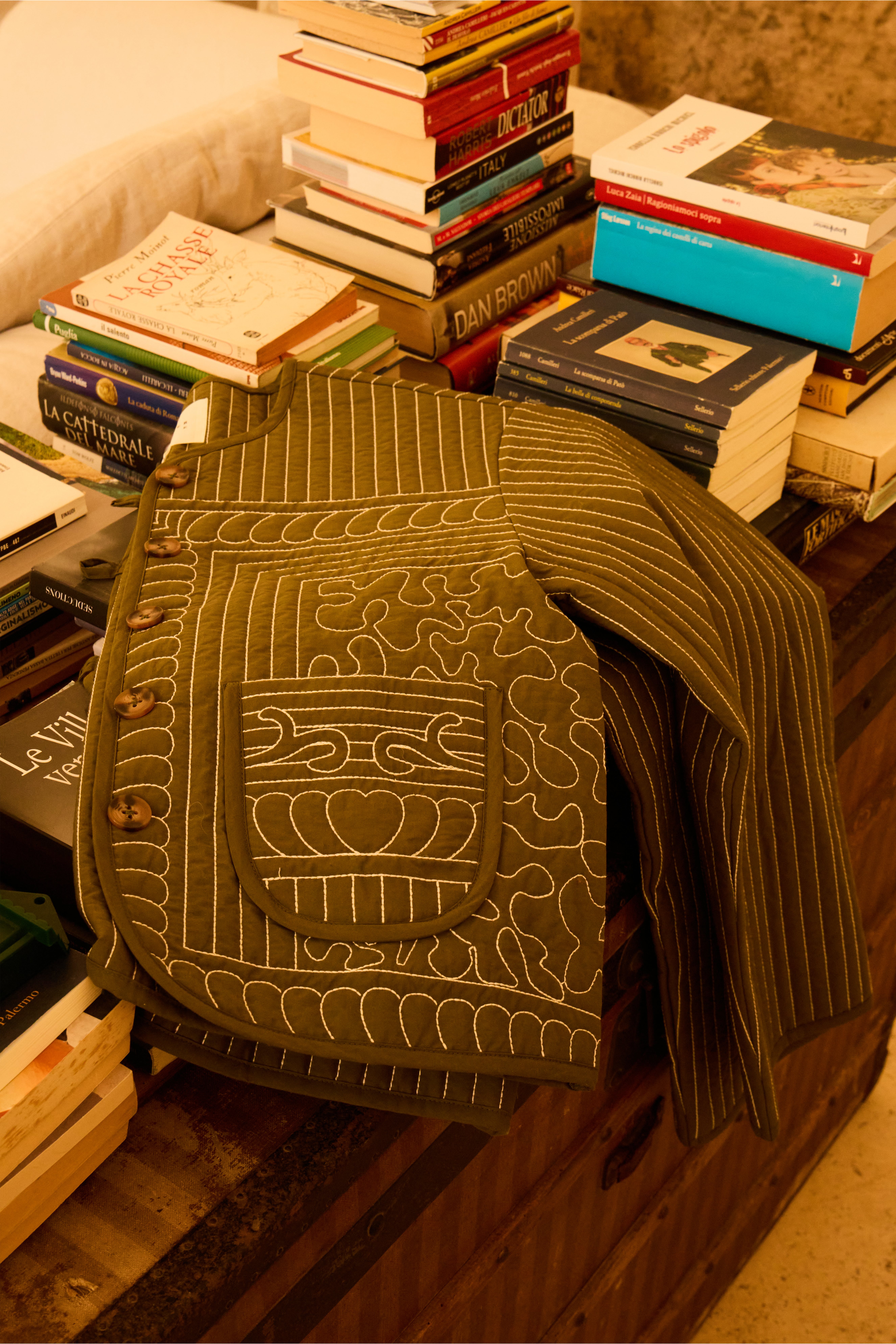 IRQUINNA Mantel LOCATION NONE 20124756-180426