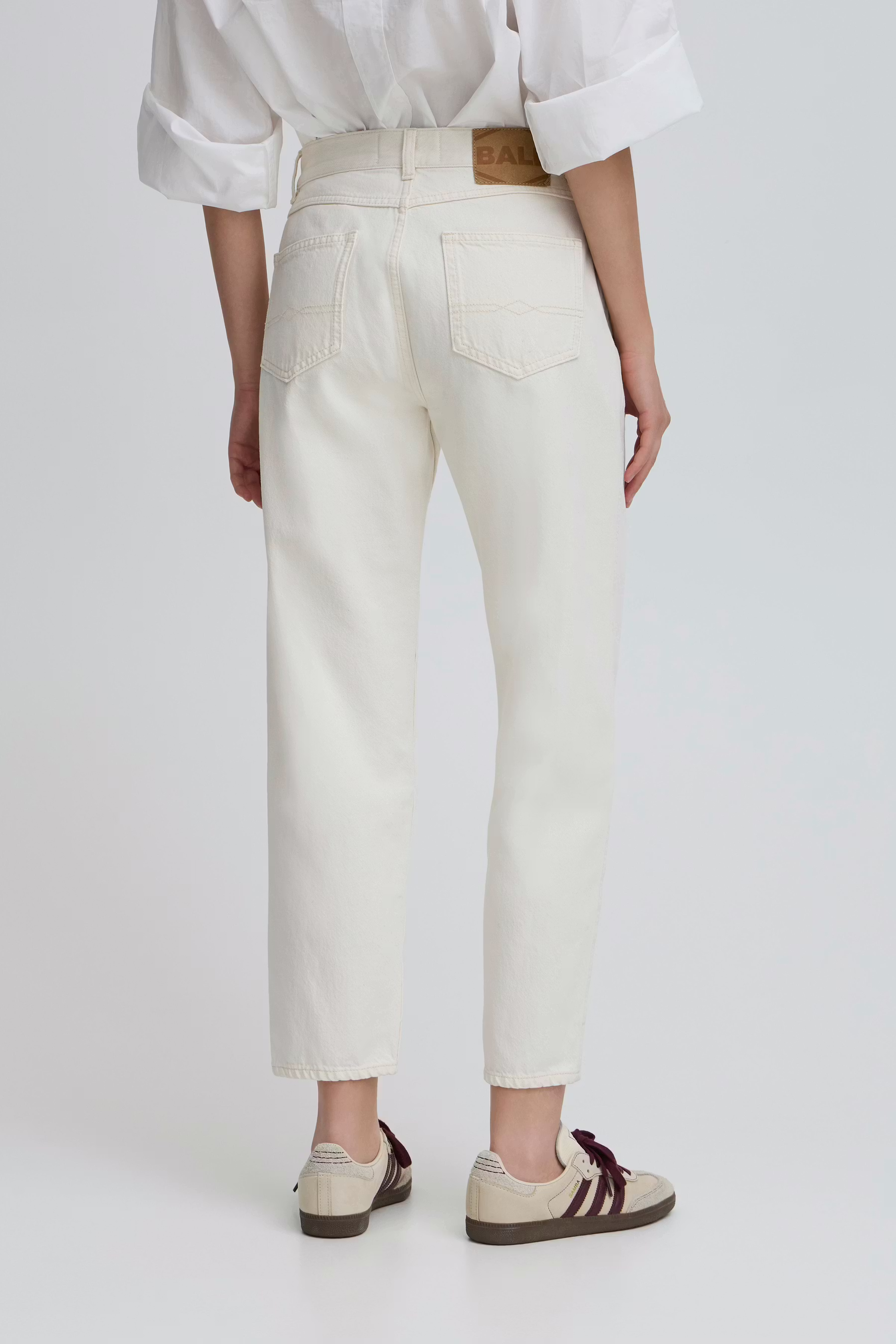 BAPAOLO Cropped Jeans LOOKBOOK BACK 50405163-130905