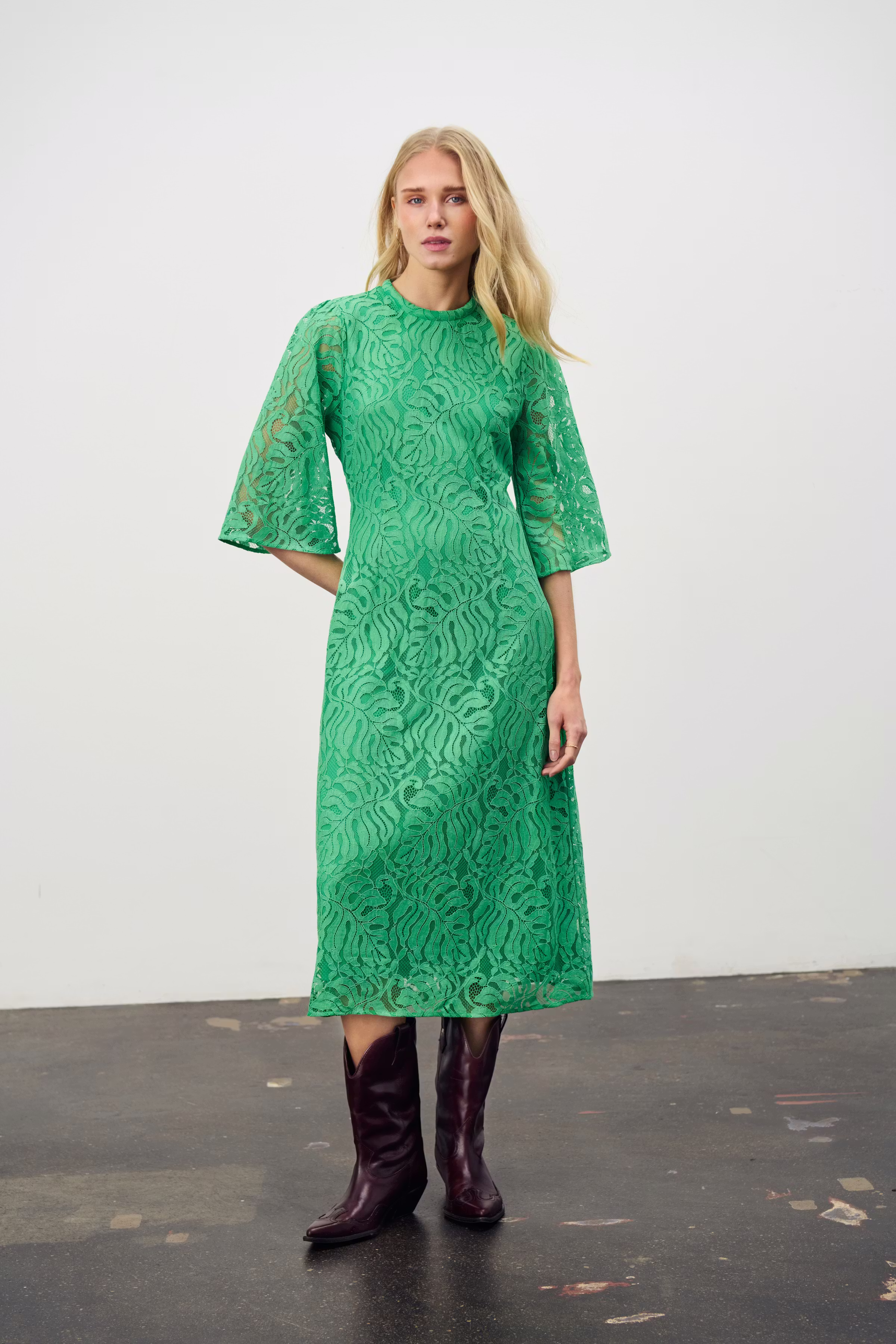 LinseySZ Klänning LOCATION NONE 30514275-166127