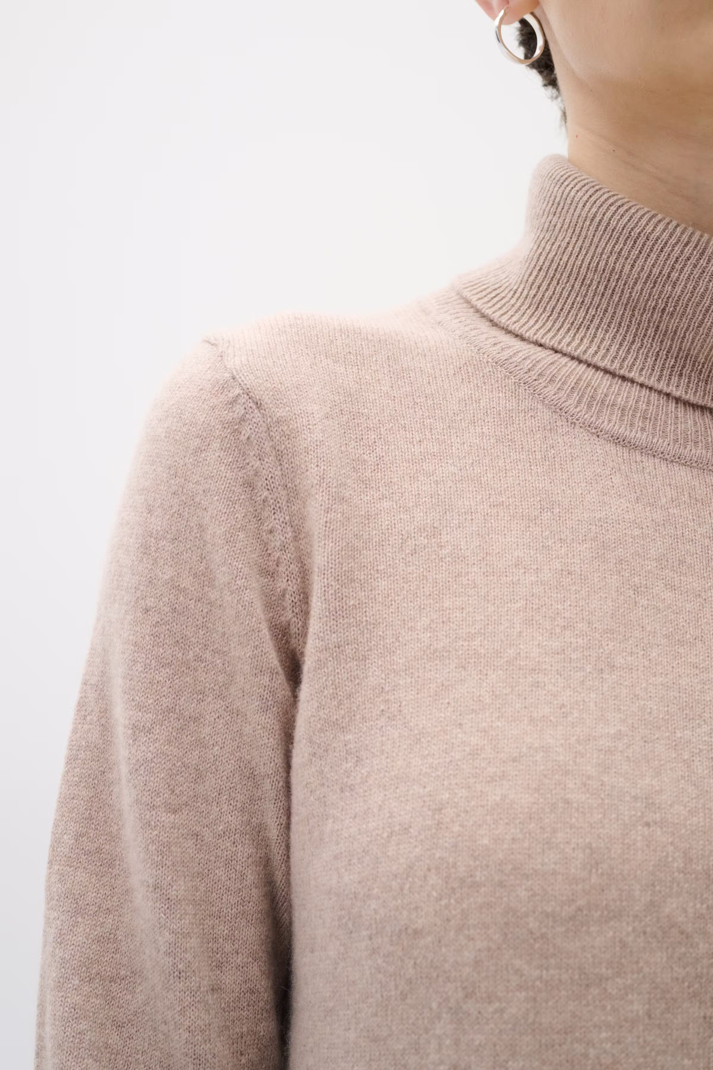 LukkaIW Rollneck Cashmere Pullover LOOKBOOK DETAIL 30108211-10110