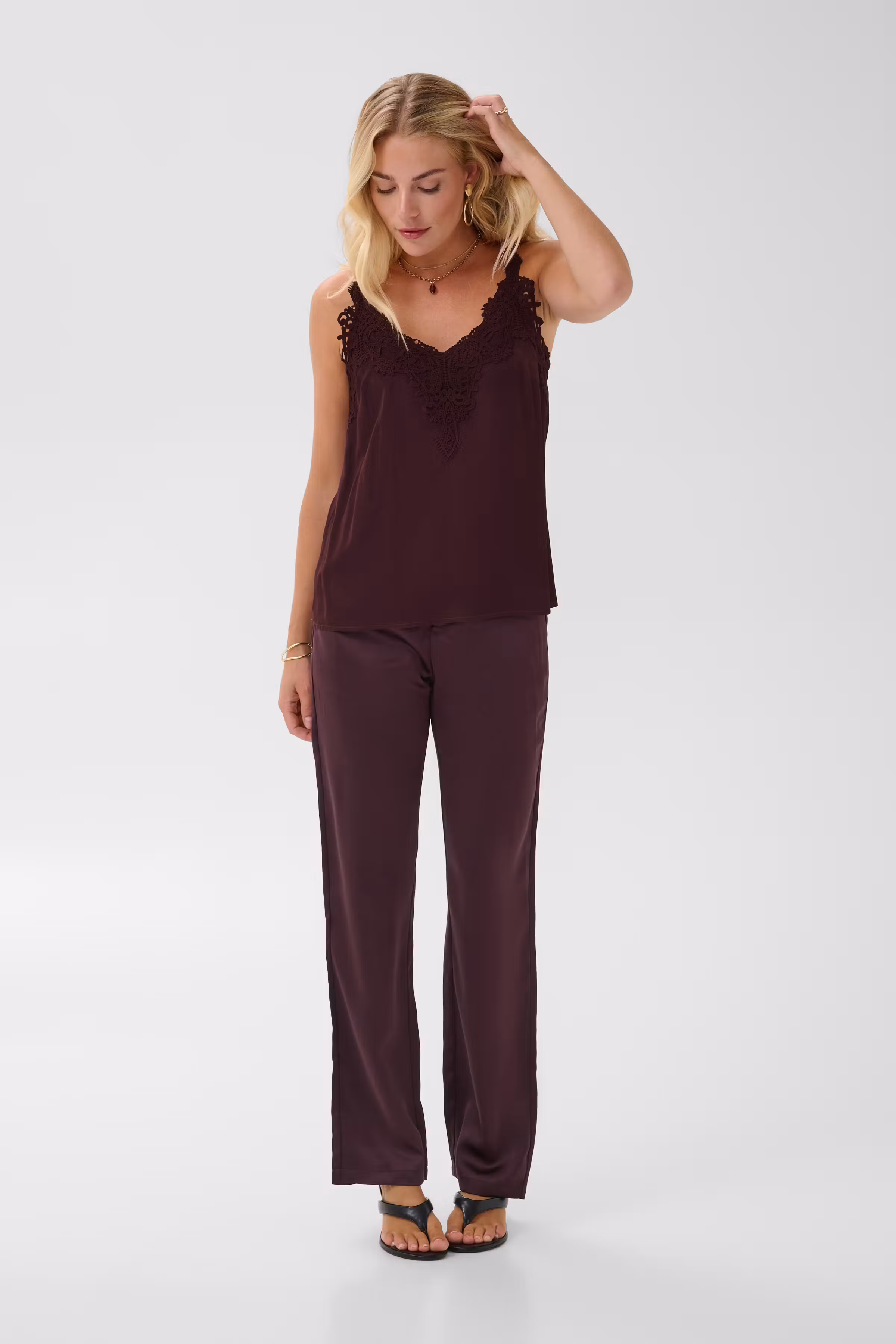 CRANNA Top LOOKBOOK FRONT 10611224-191619
