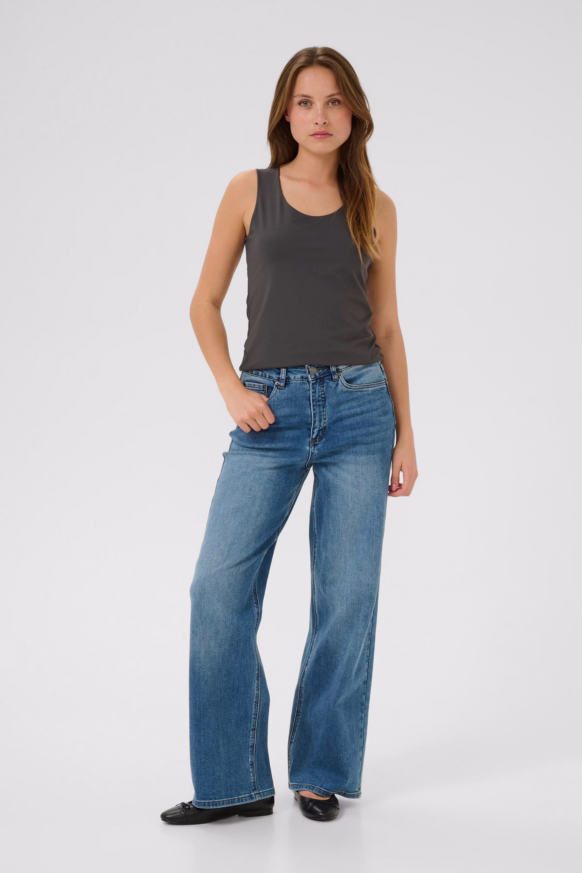 KAarina Top LOOKBOOK FRONT 10510692-190205