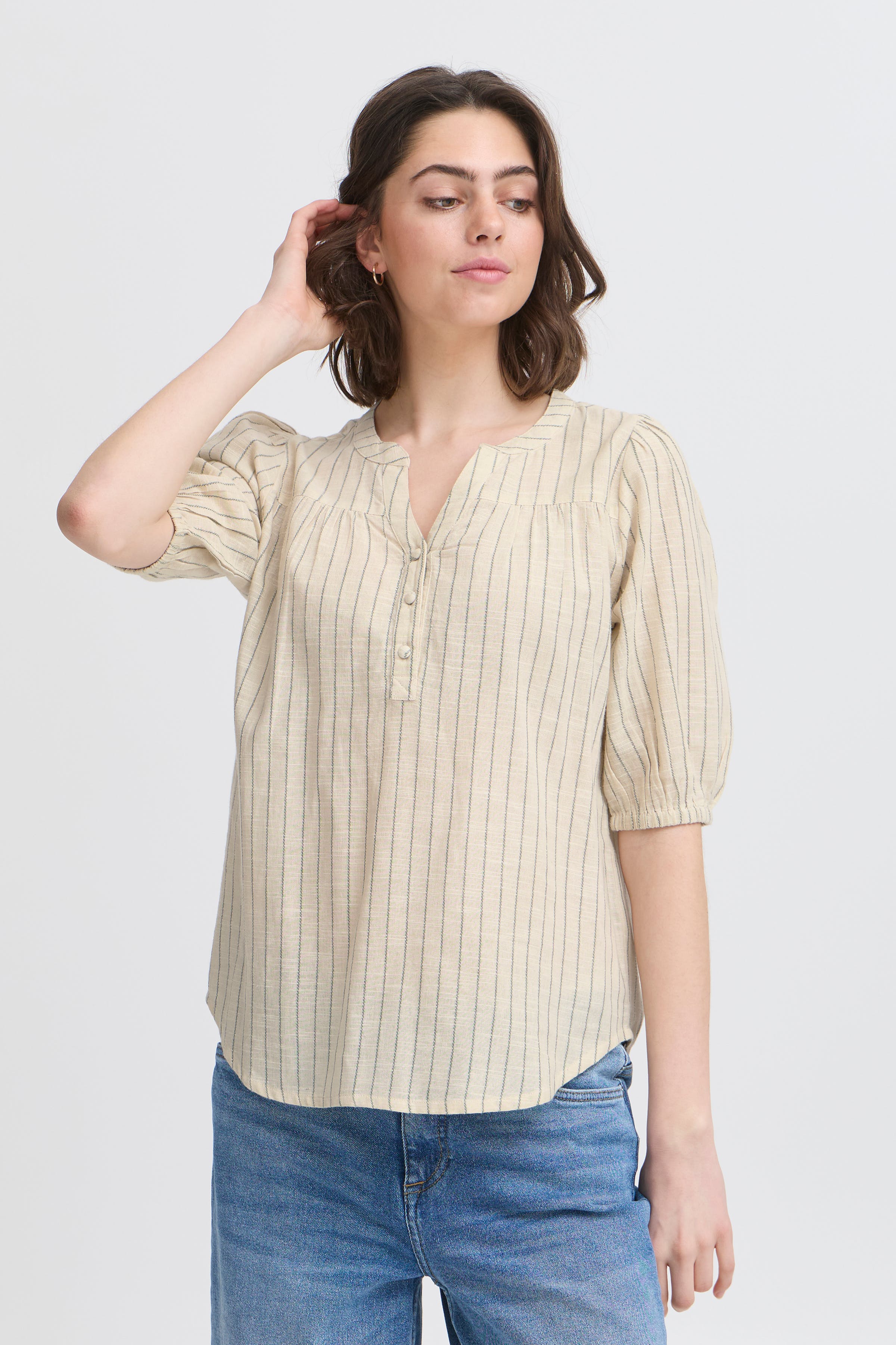 FXBONNIE Bluse LOOKBOOK FRONT 20615304-205102