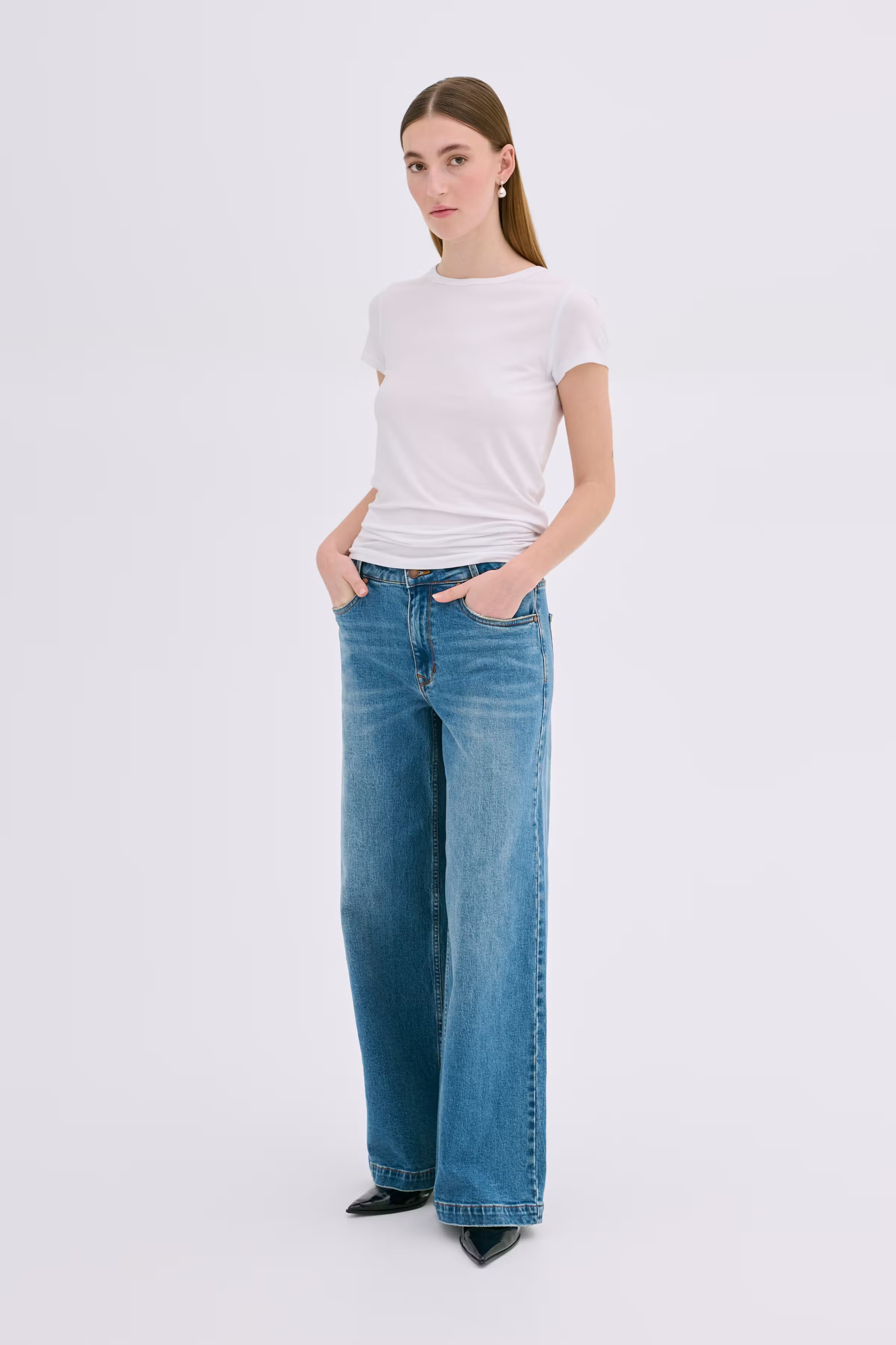 DangoMW Wide jeans LOOKBOOK FRONT 10704622-100053