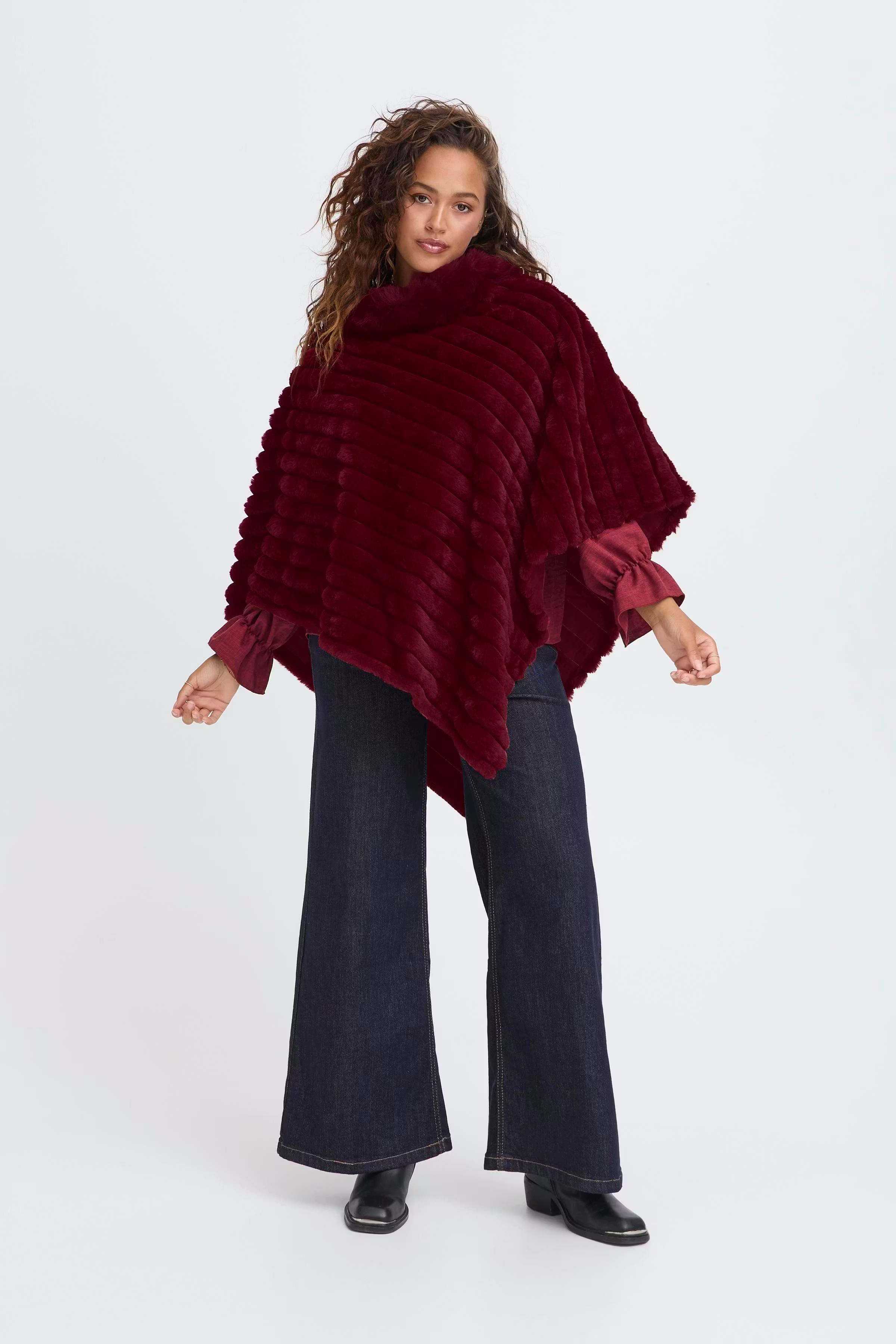 SBDANIO Poncho LOOKBOOK FRONT 22101097-191724