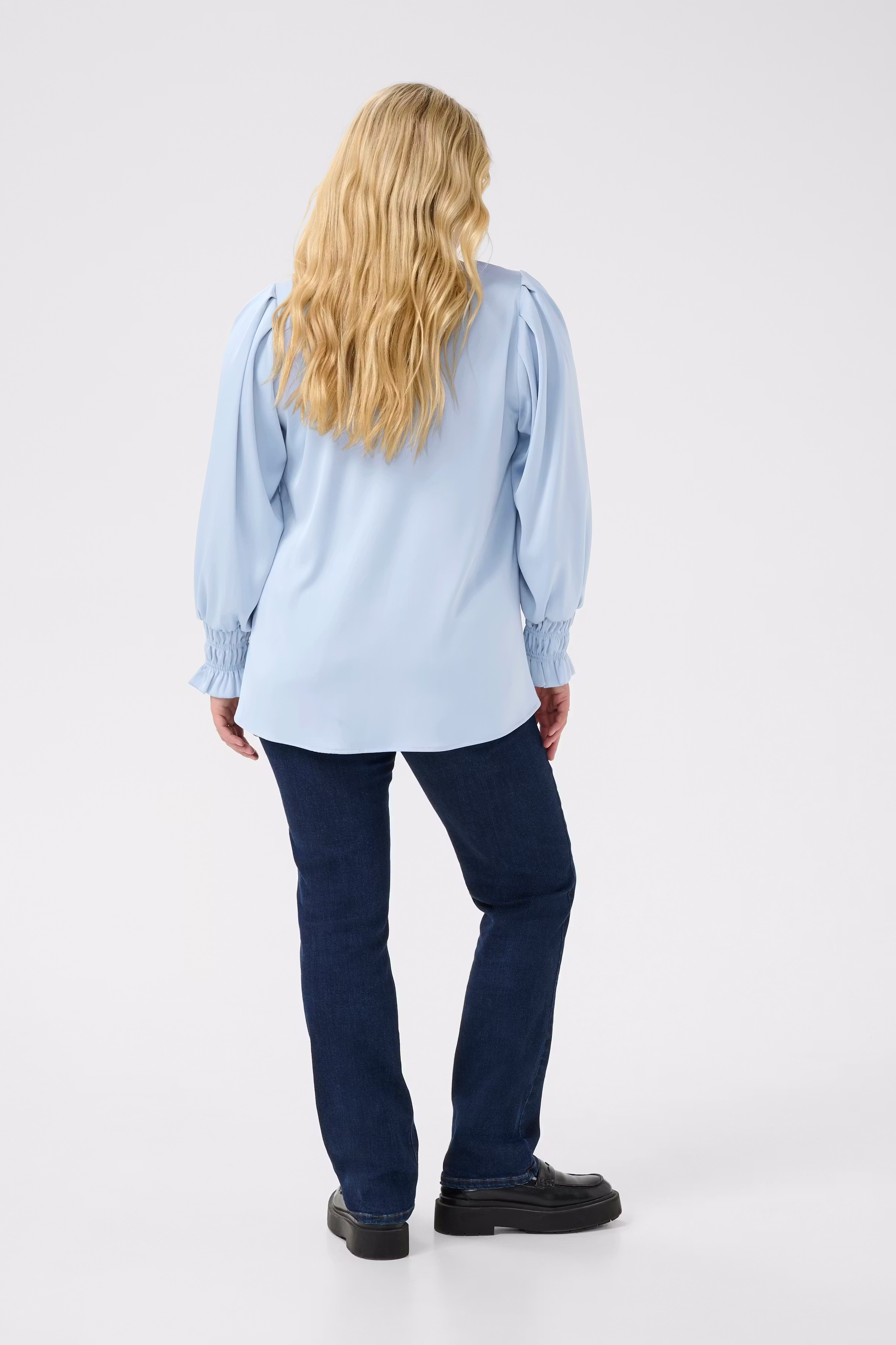 KChilla Blouse LOOKBOOK BACK 10583044-164016