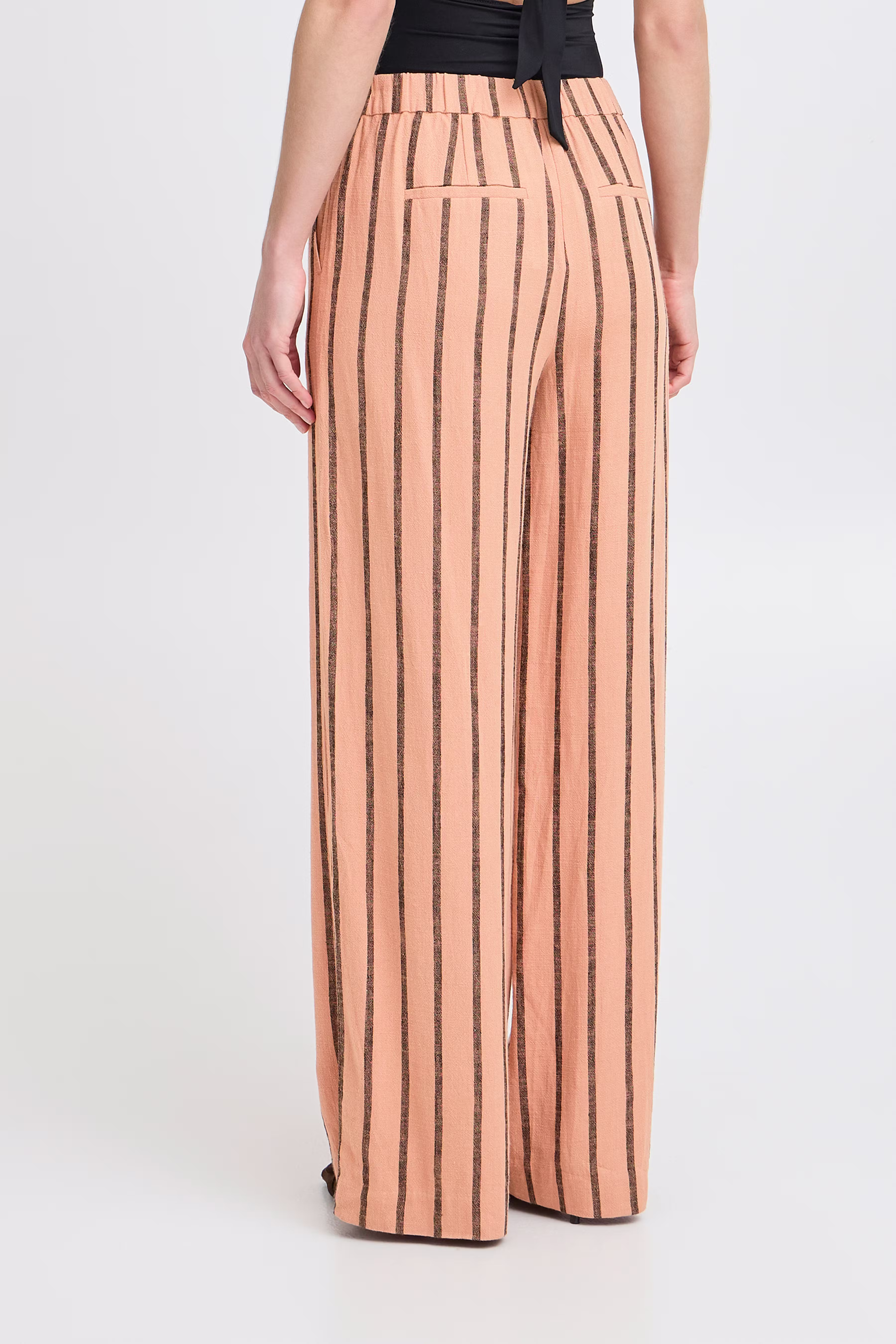 BYJOHANNA Hose LOOKBOOK BACK 20816742-204684