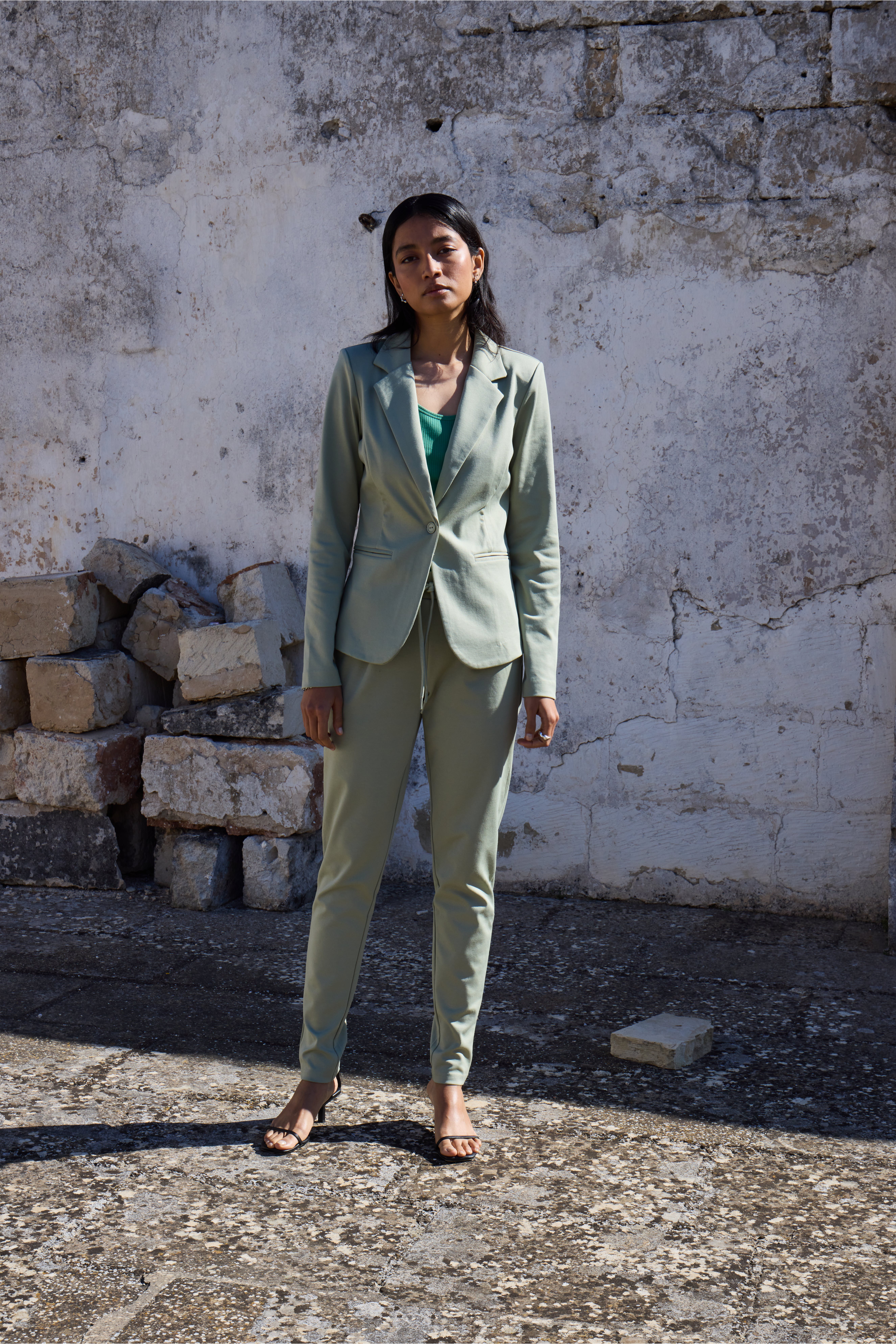 IHKATE Blazer LOCATION NONE 20101801-160213