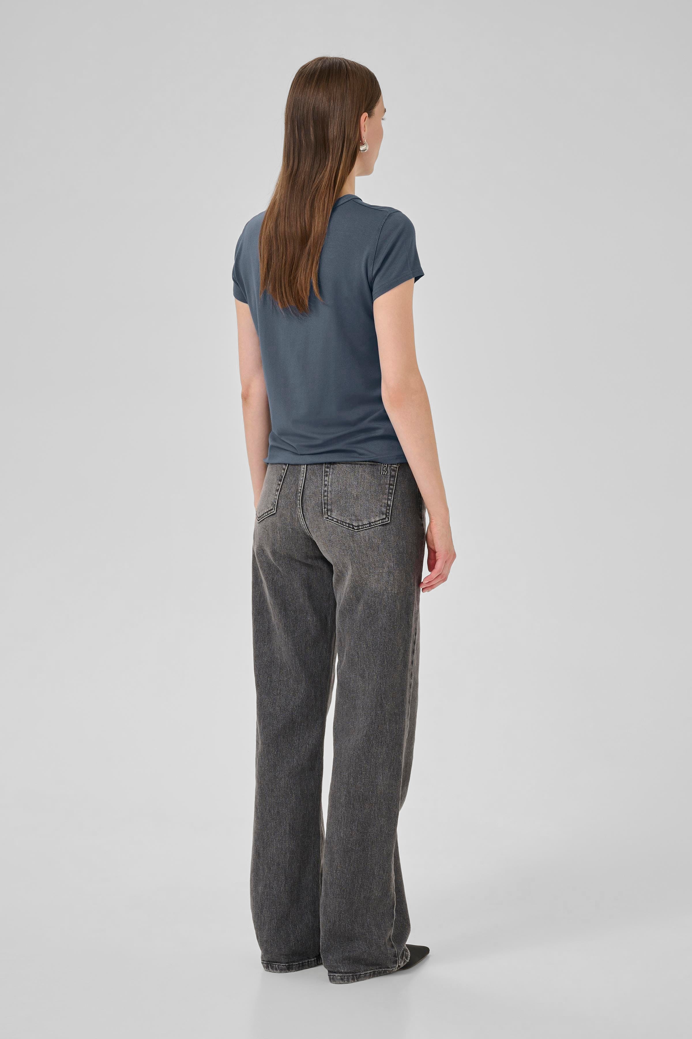 16 THE MODAL TEE LOOKBOOK BACK 10703596-194220