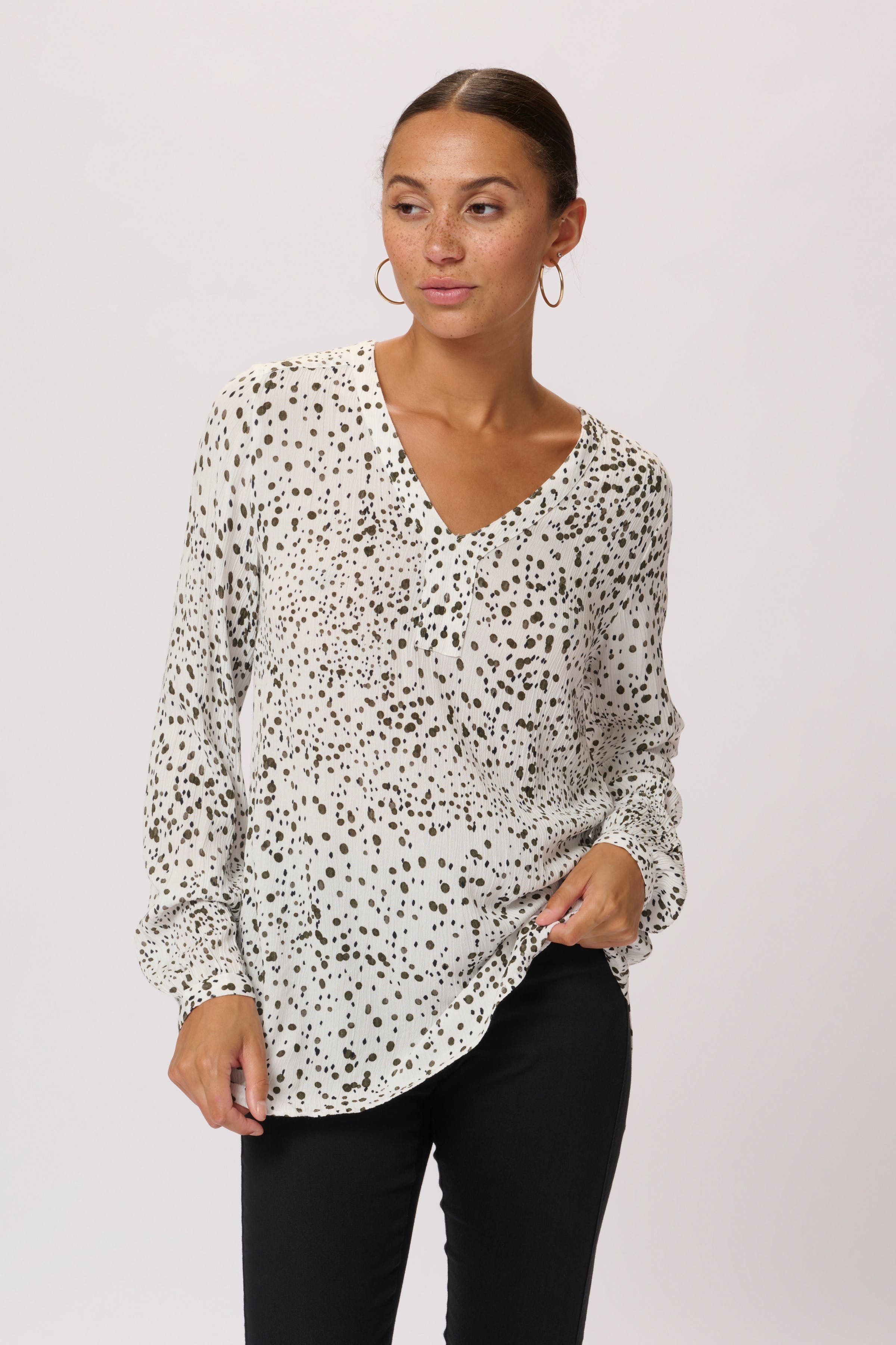 KAdebra Bluse LOOKBOOK FRONT 10505365-101210