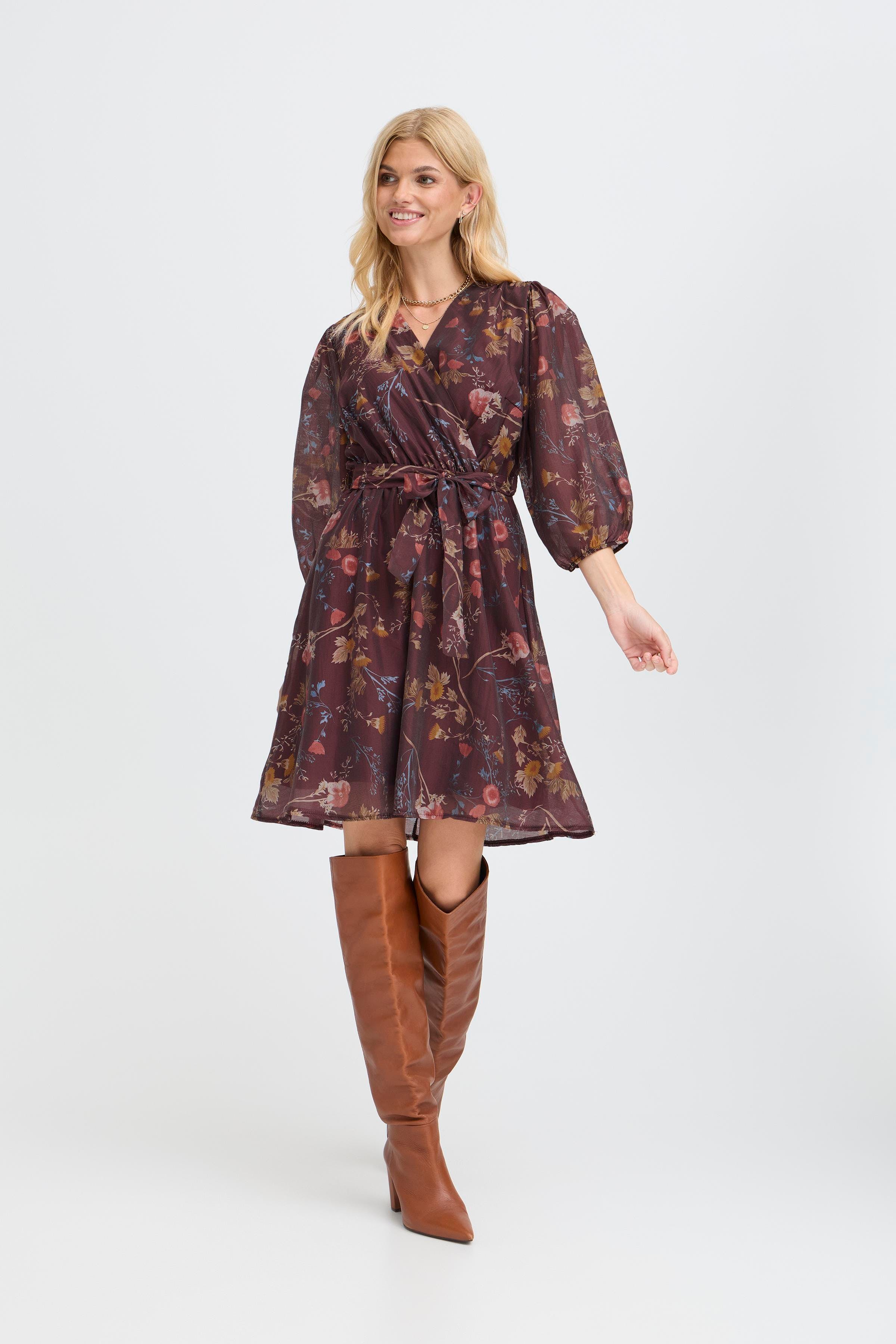 SBLEYIA Kjole LOOKBOOK FRONT 22101066-191724